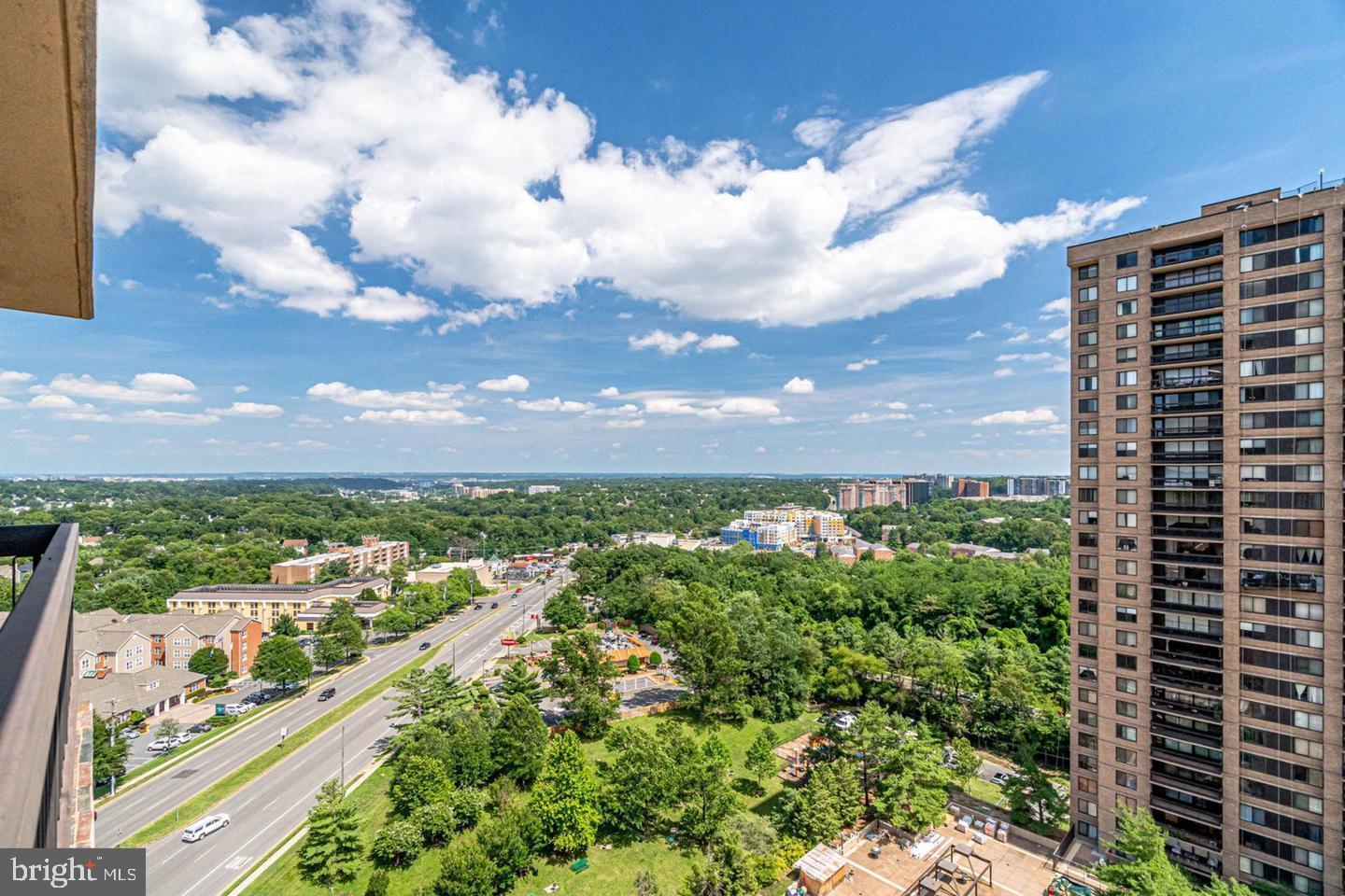 SKYLINE PLAZA - Residential