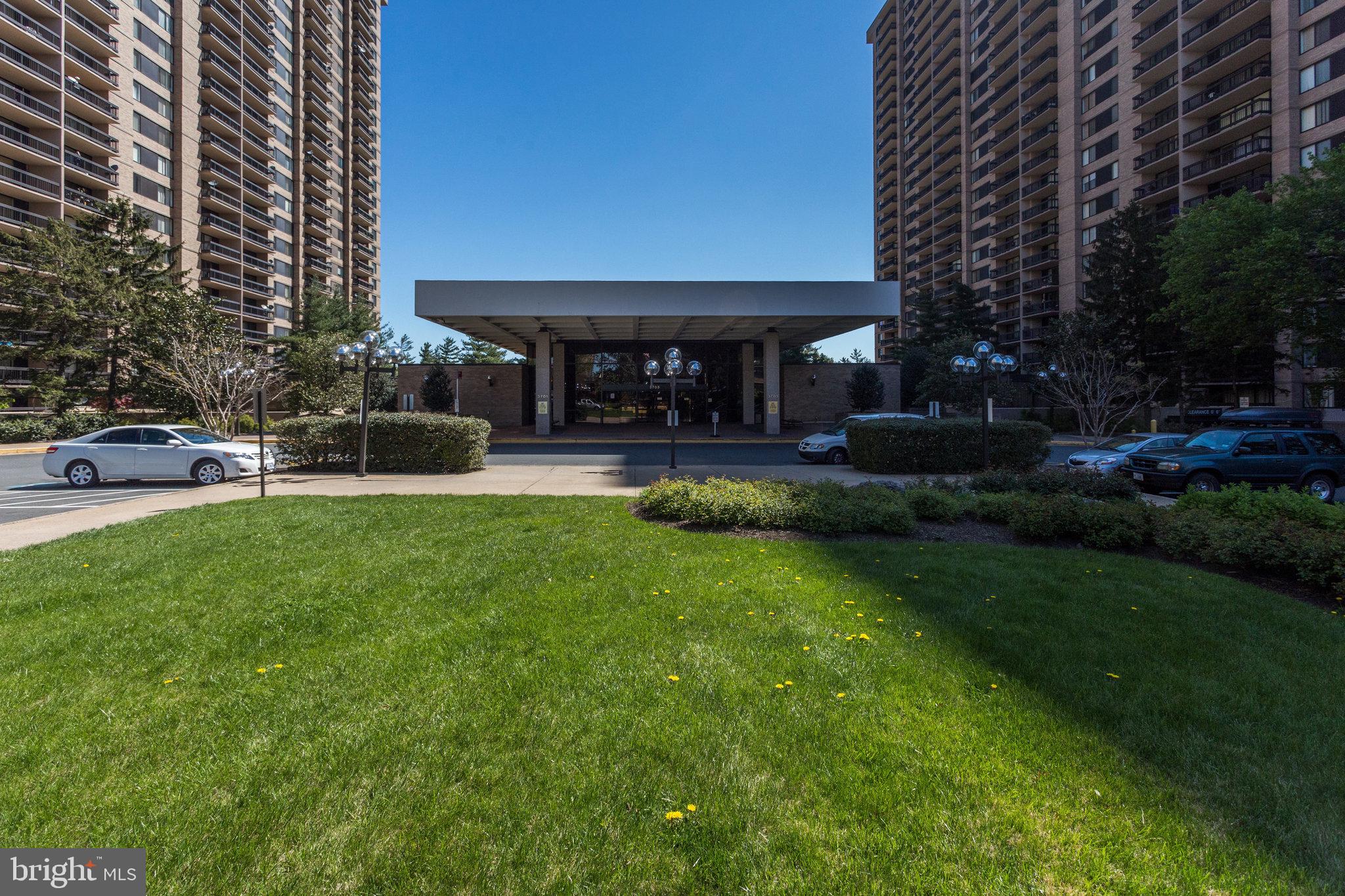 SKYLINE PLAZA - Residential