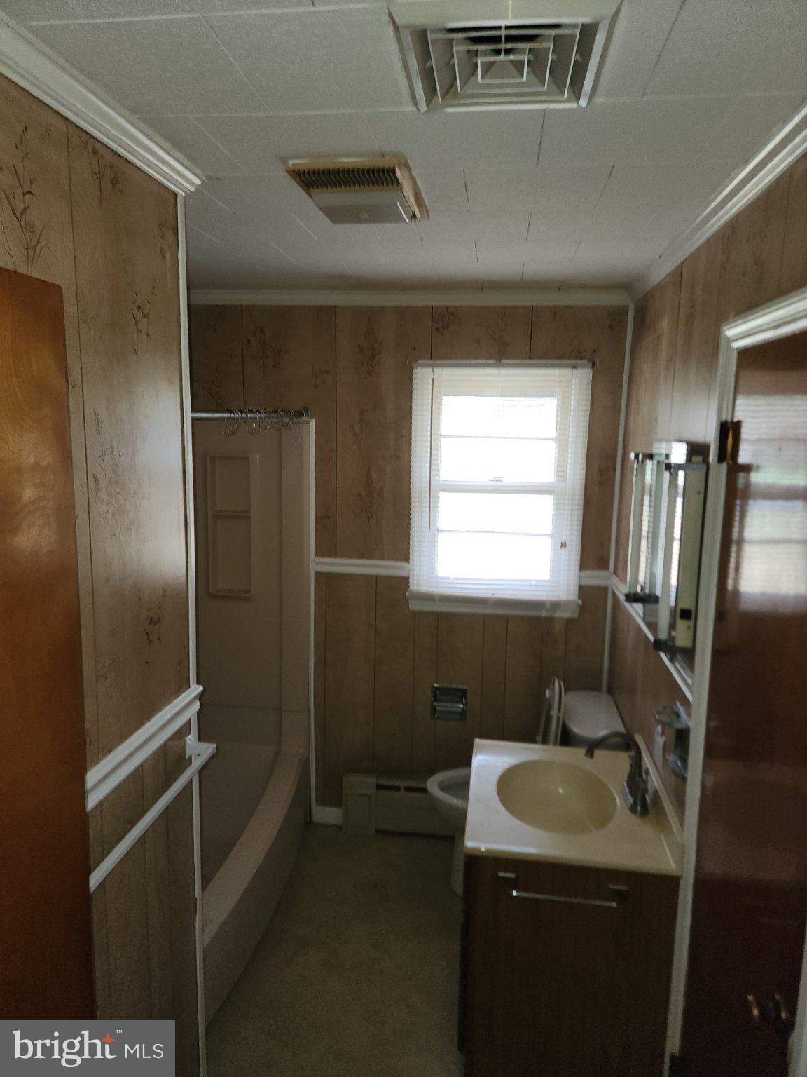 PITTSVILLE MANOR - Residential