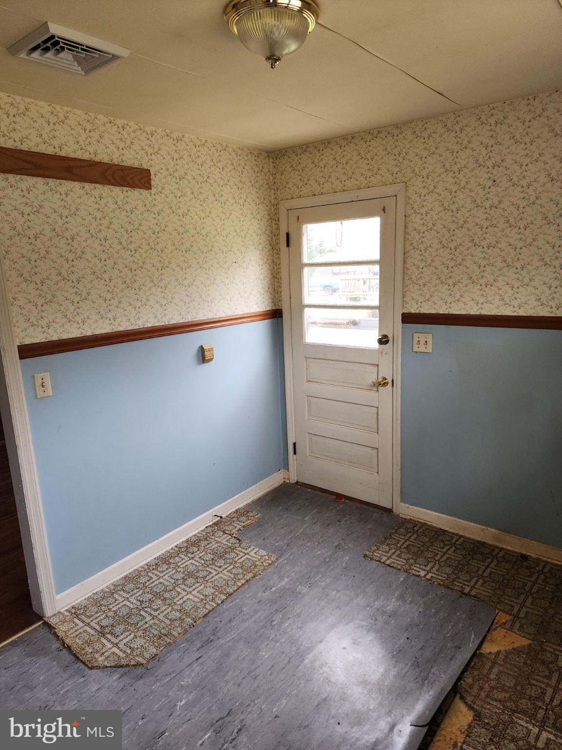 PITTSVILLE MANOR - Residential