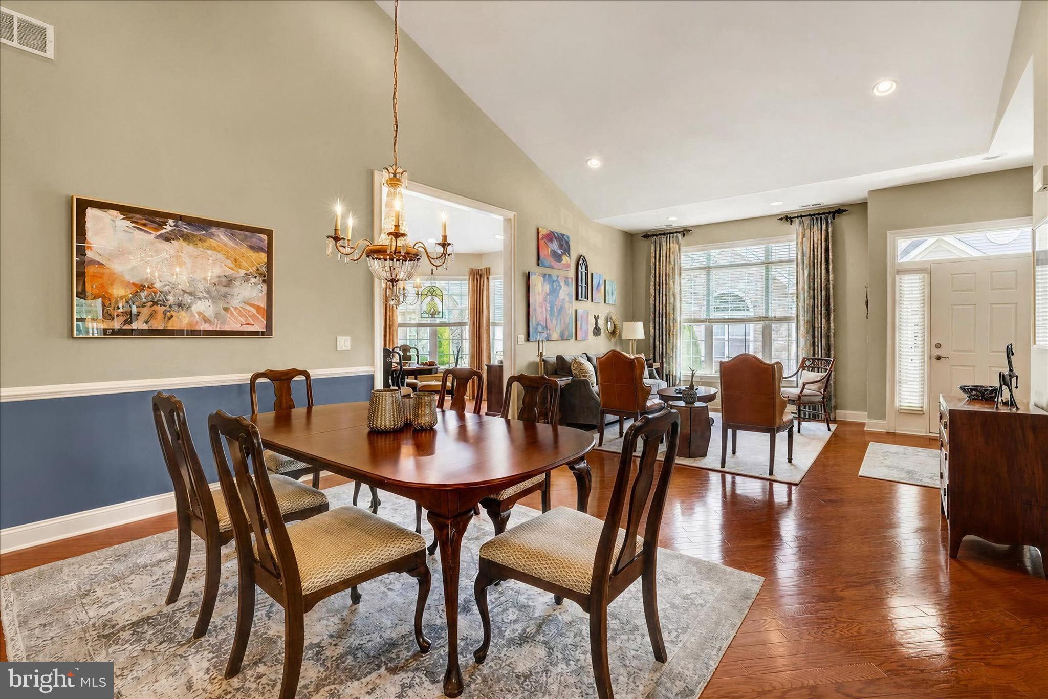 VILLAS OF NEWTOWN - Residential