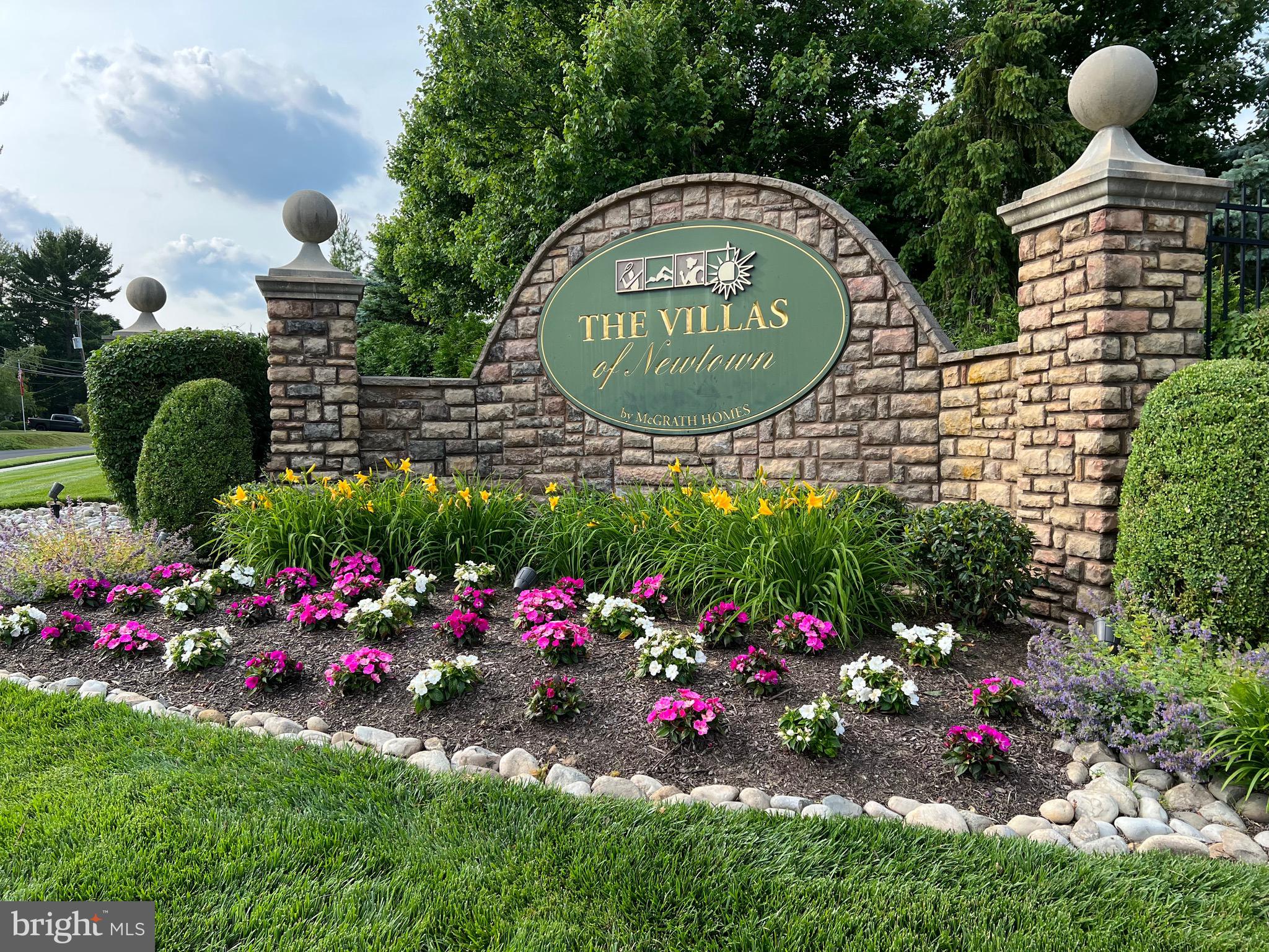 VILLAS OF NEWTOWN - Residential