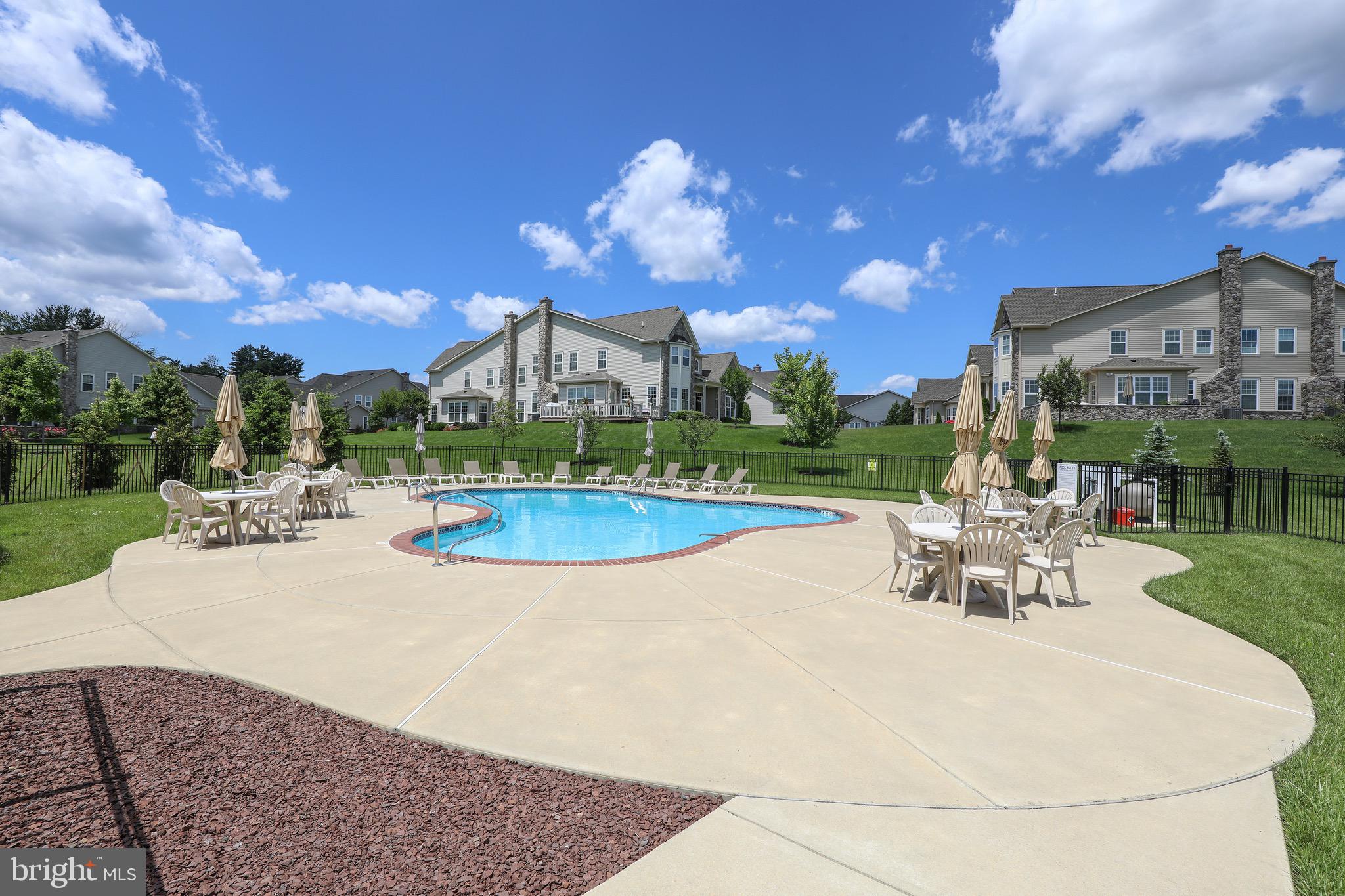 VILLAS OF NEWTOWN - Residential
