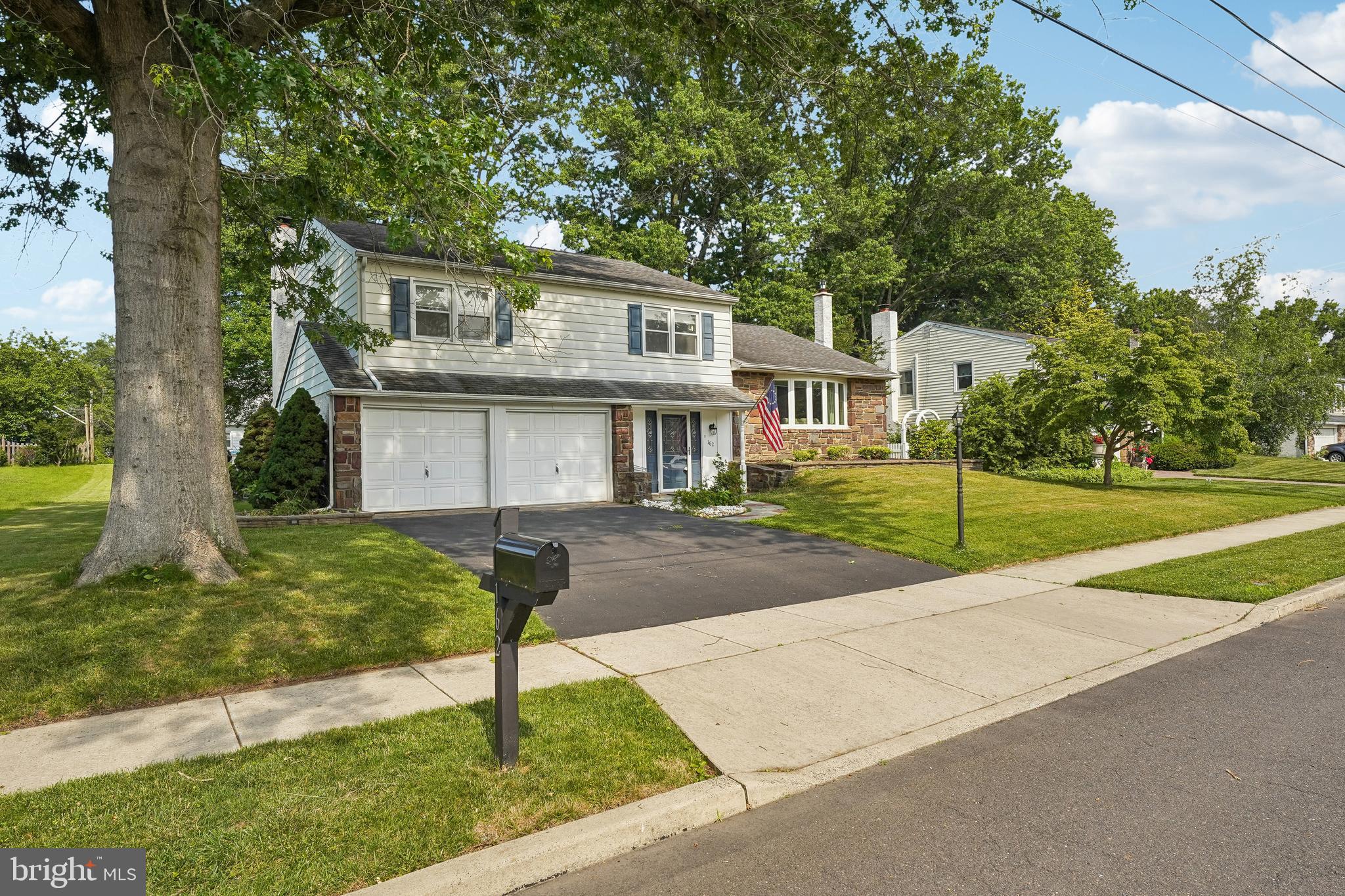HEDGEROW WOODS - Residential