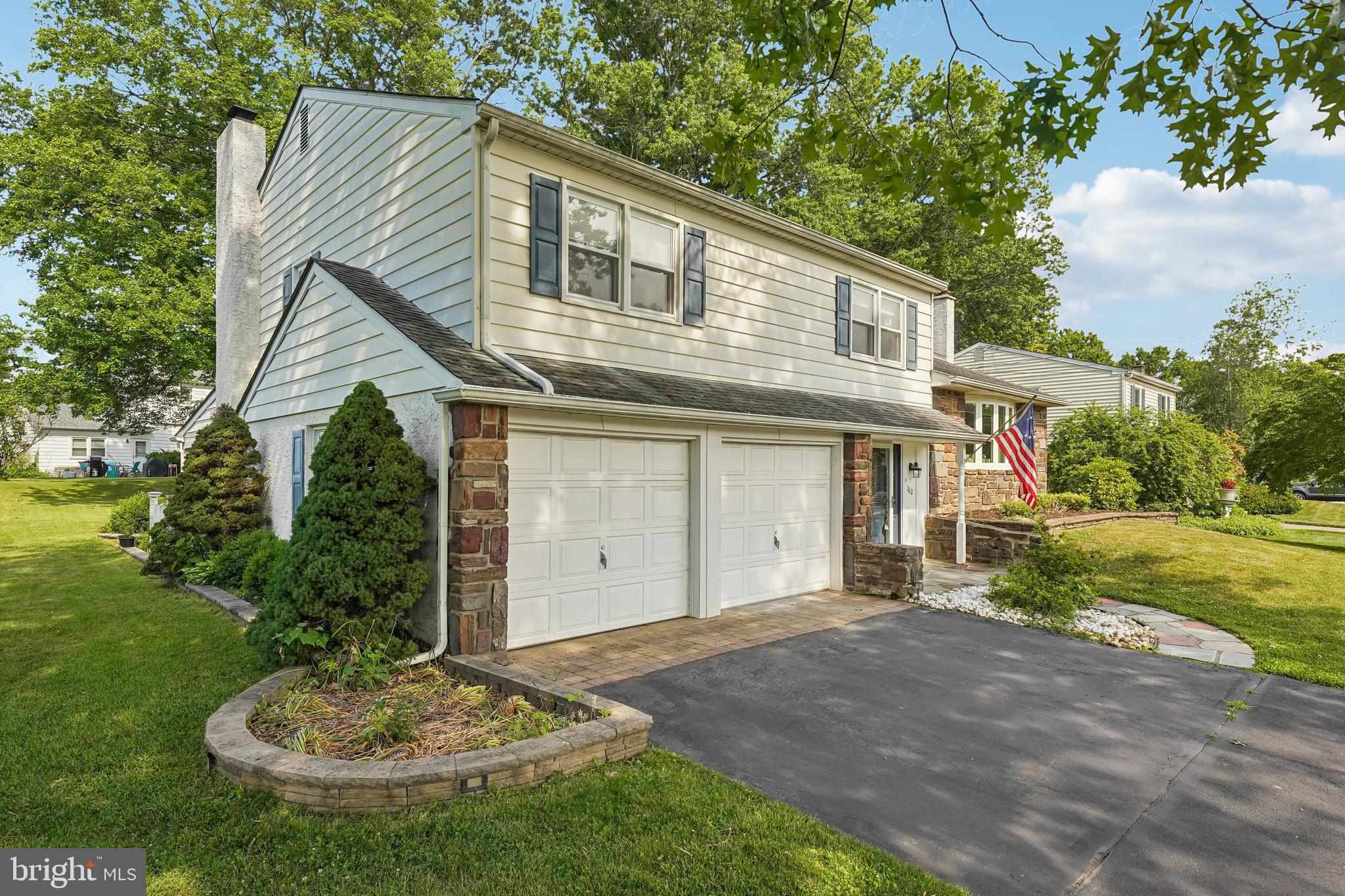 HEDGEROW WOODS - Residential