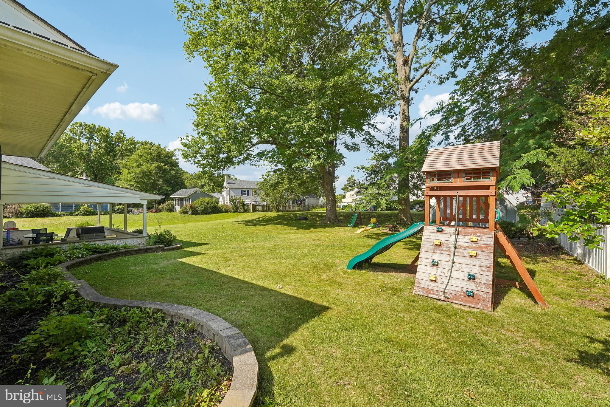 HEDGEROW WOODS - Residential