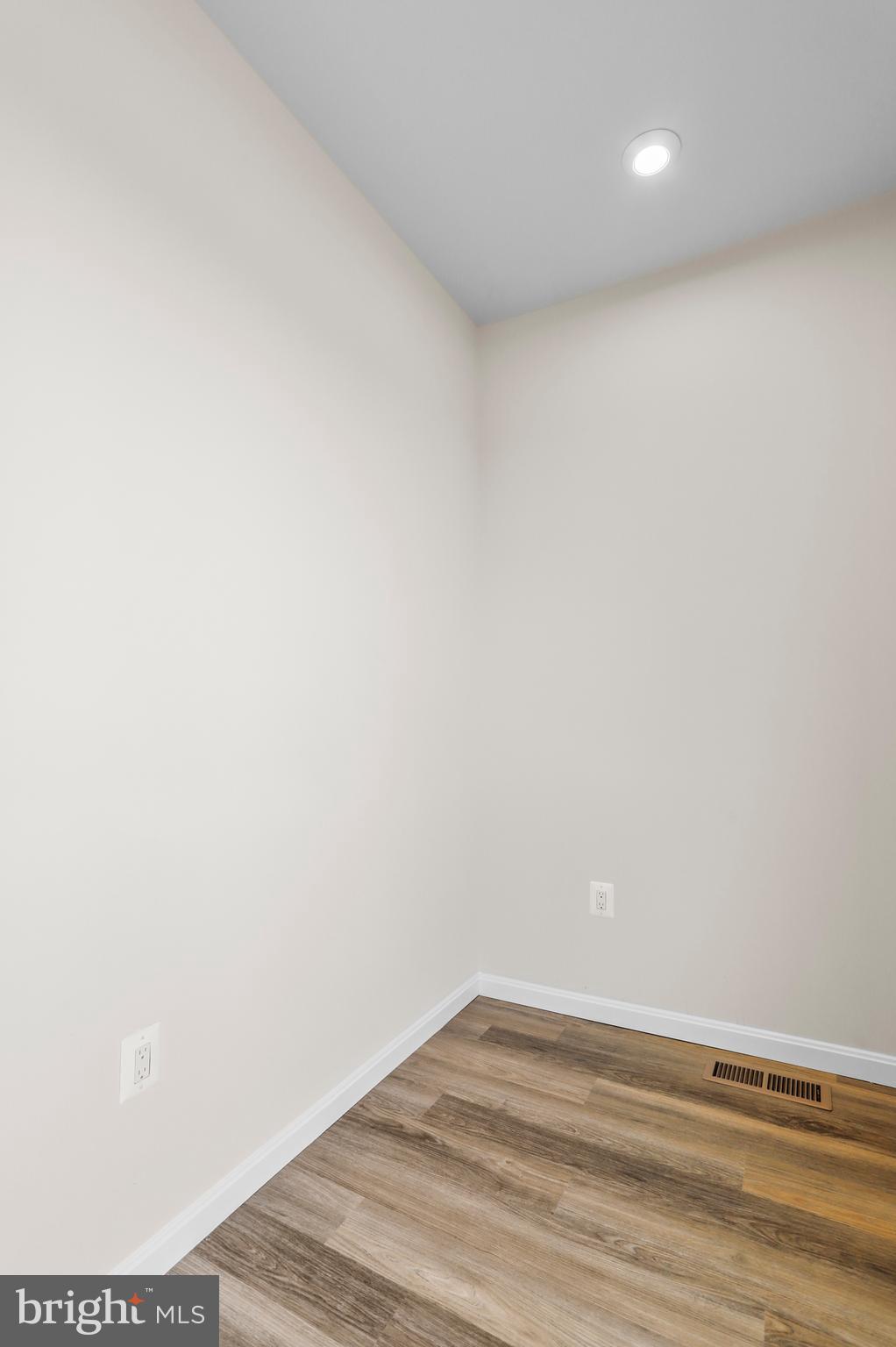 MIDDLETOWN - Residential