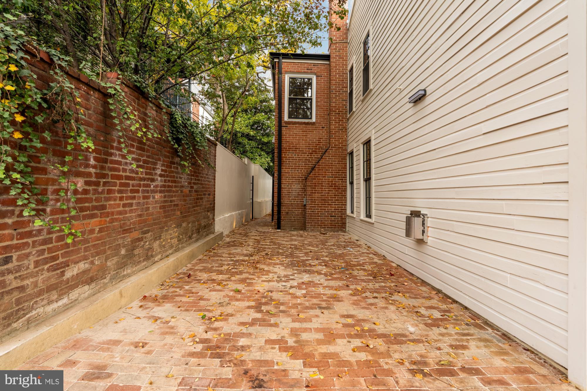 GEORGETOWN - Residential