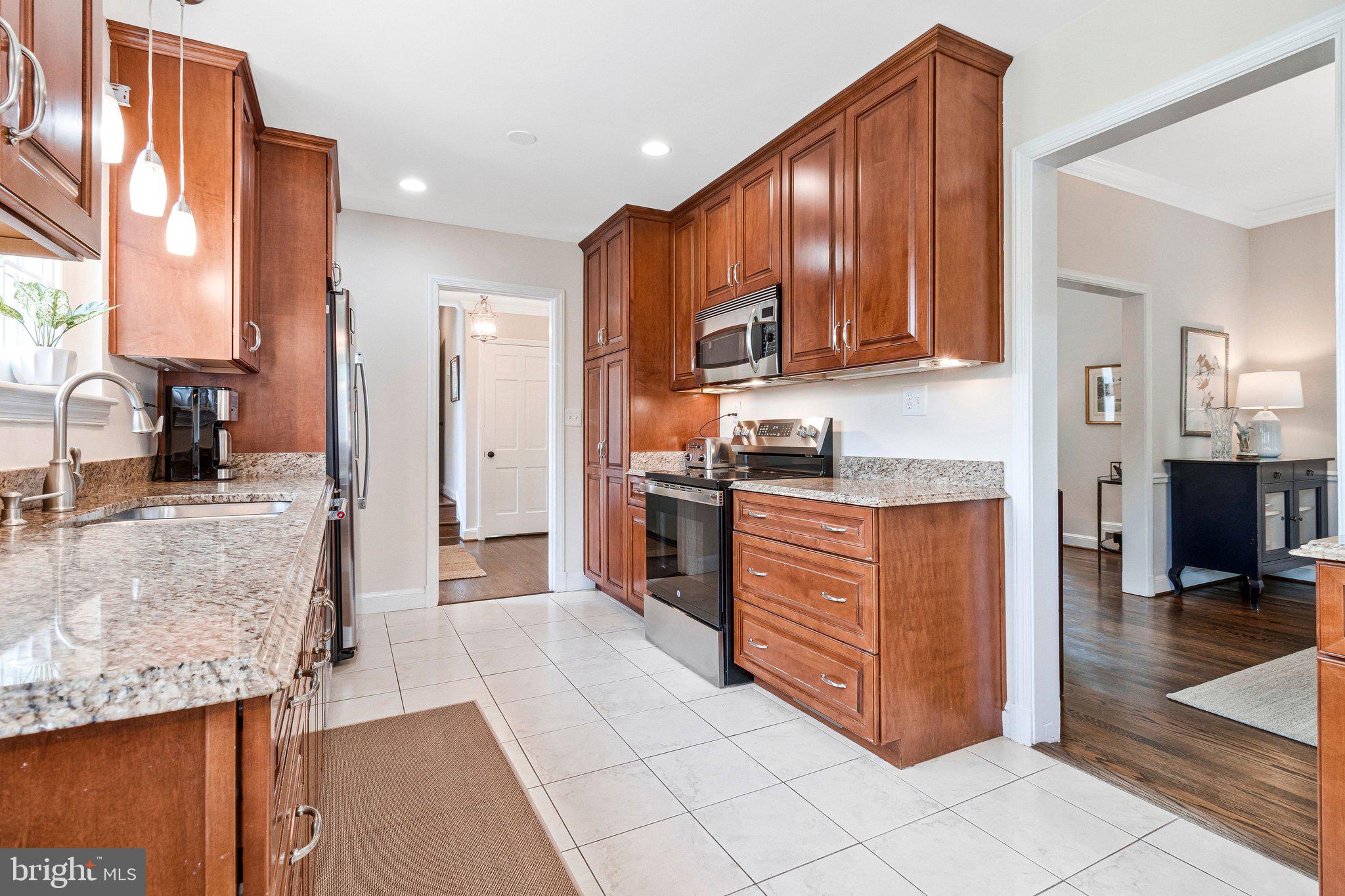 RIDGEWOOD VILLAGE - Residential