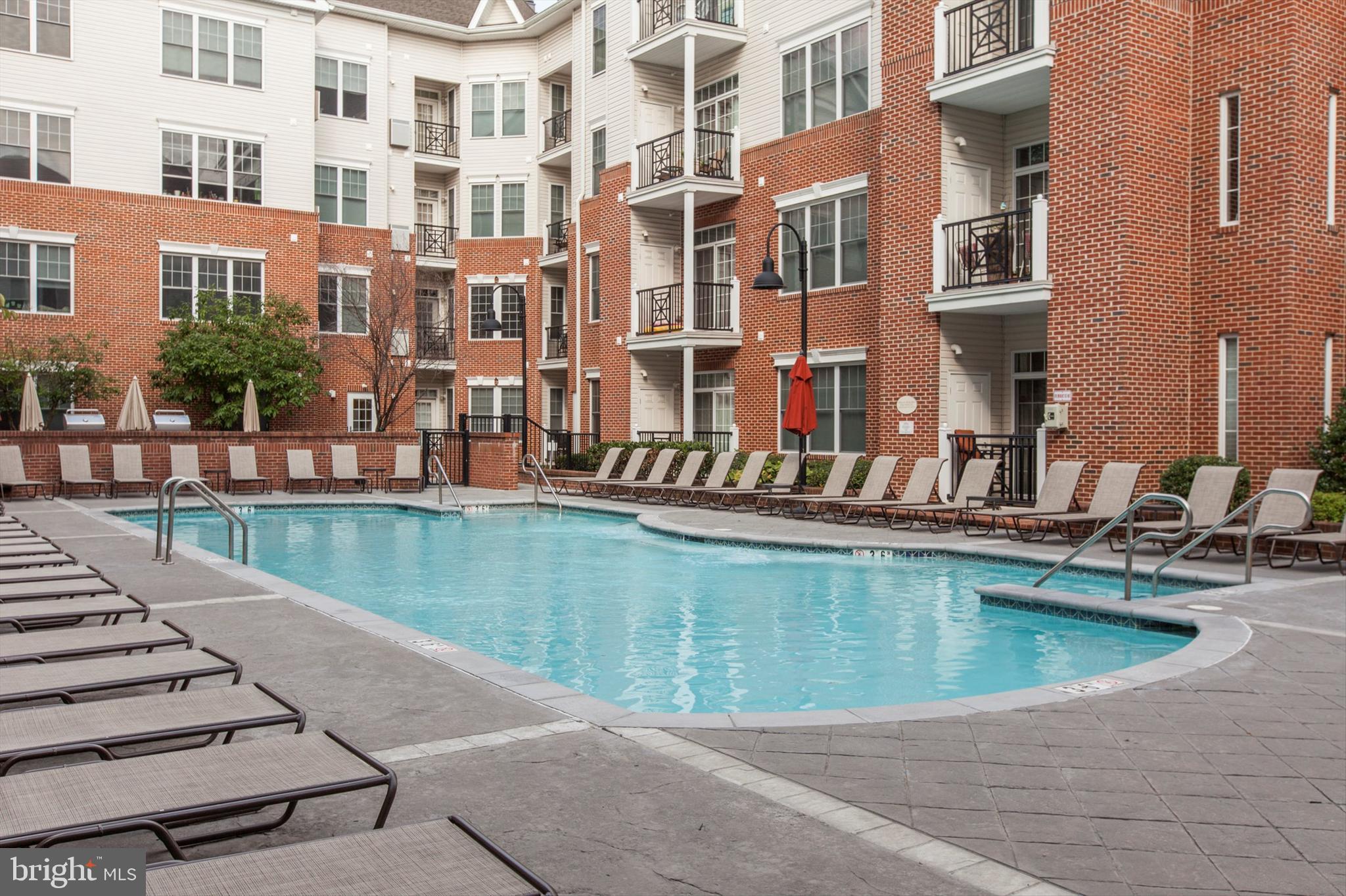 THE GRANDE AT RIVERVIEW - Residential