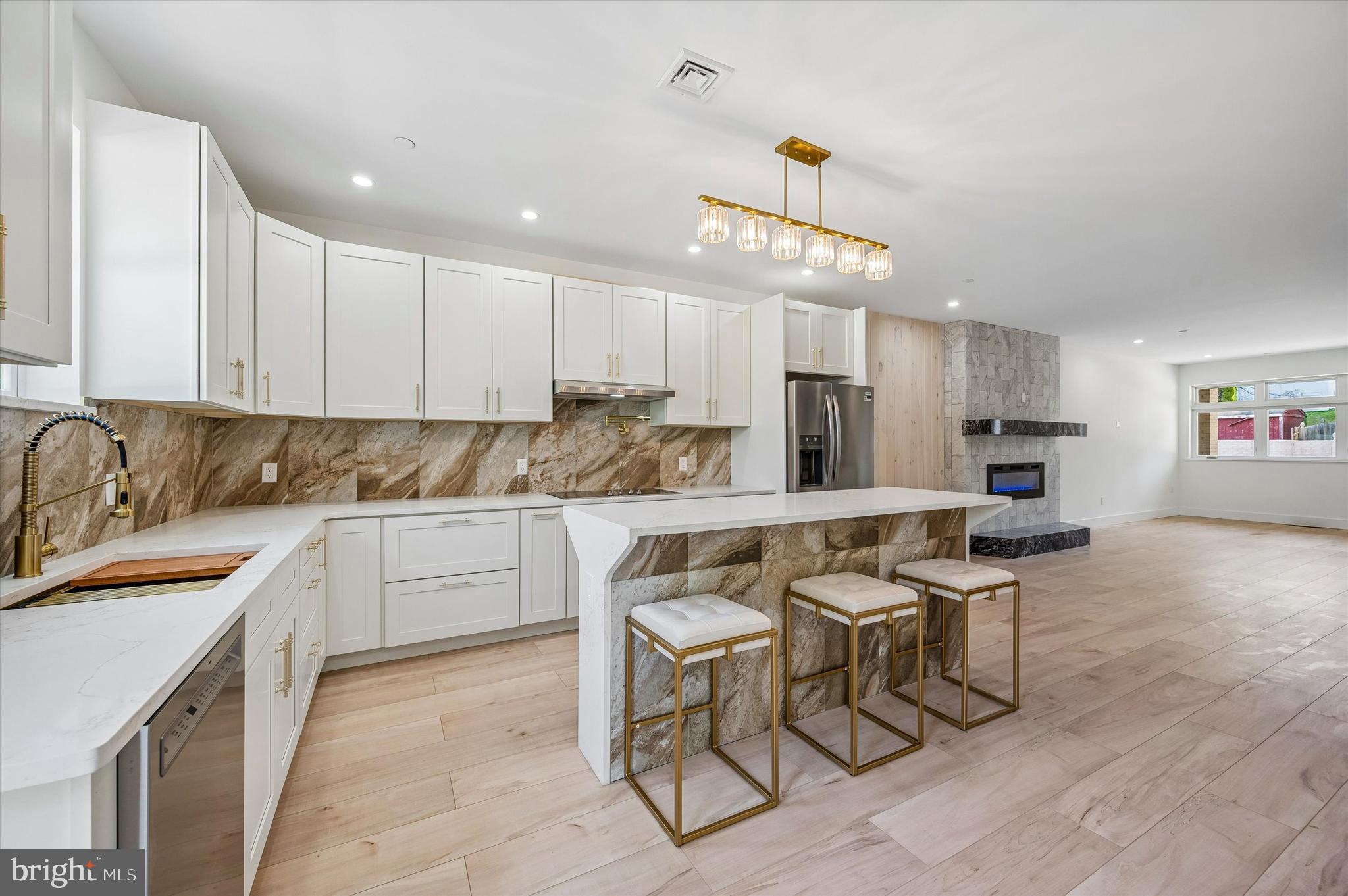 ROXBOROUGH - Residential