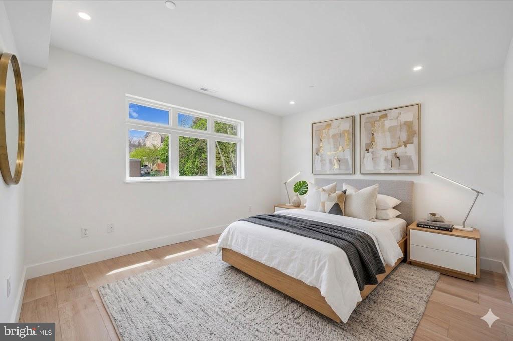 ROXBOROUGH - Residential