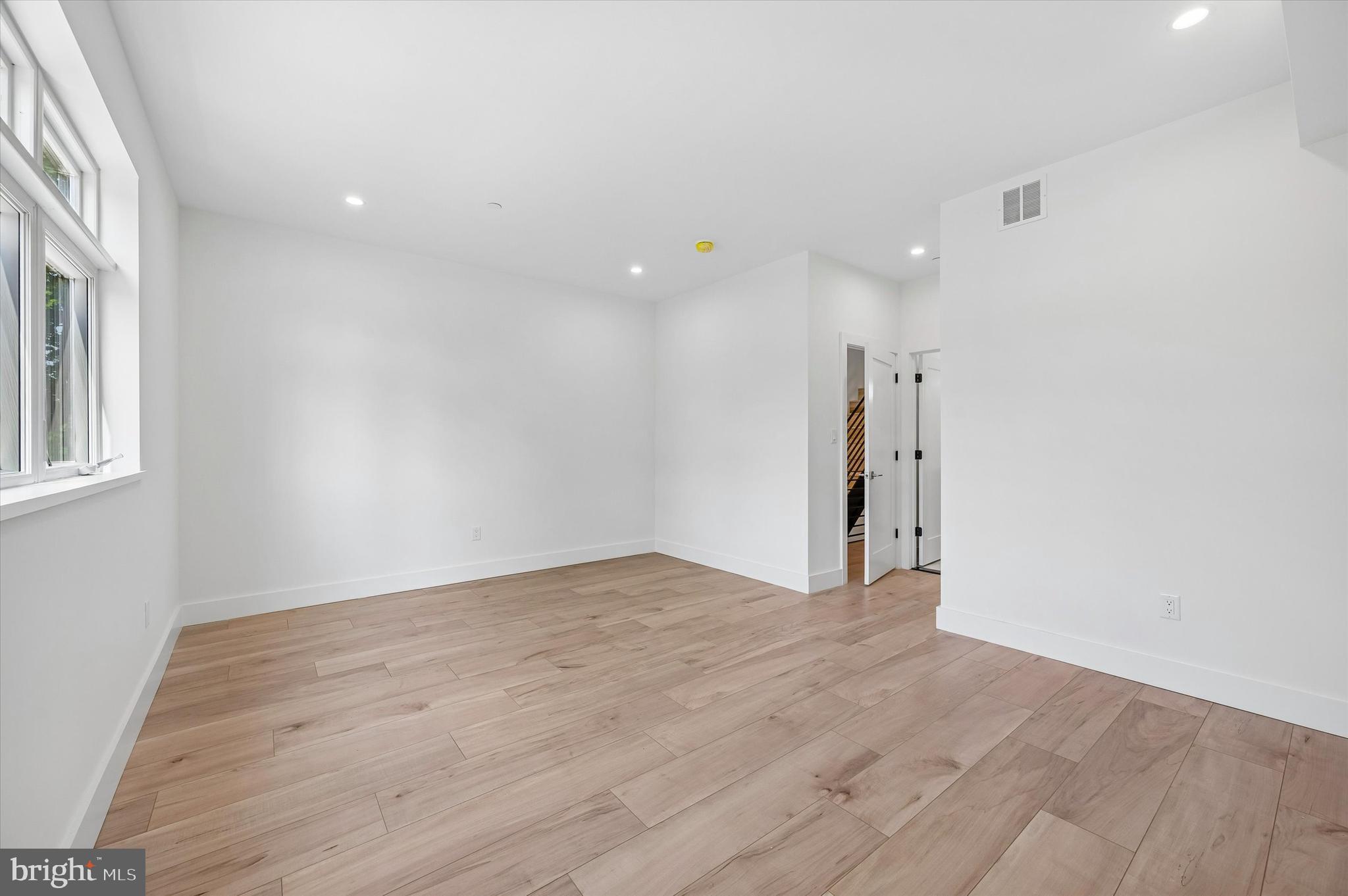 ROXBOROUGH - Residential