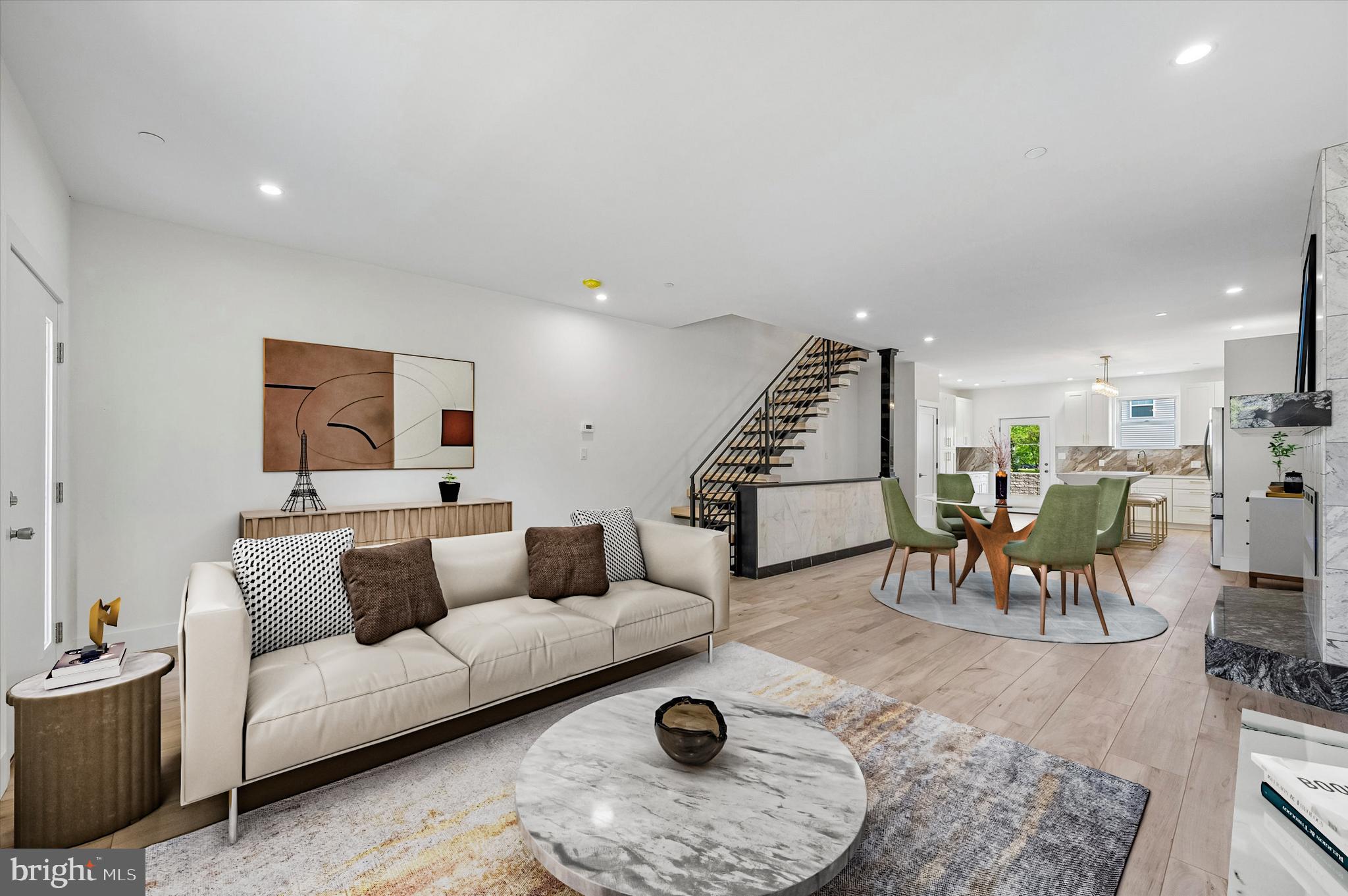 ROXBOROUGH - Residential