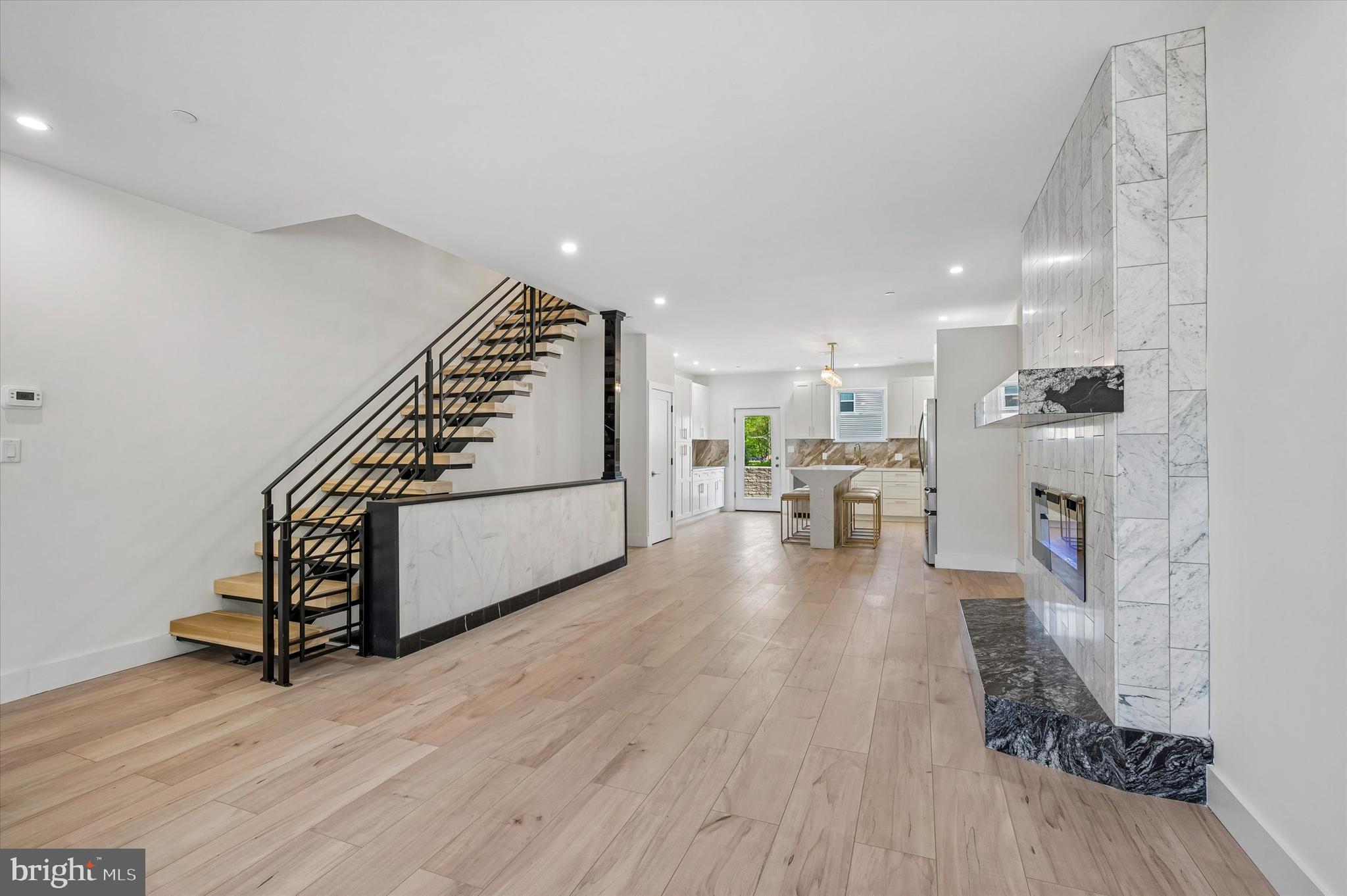 ROXBOROUGH - Residential