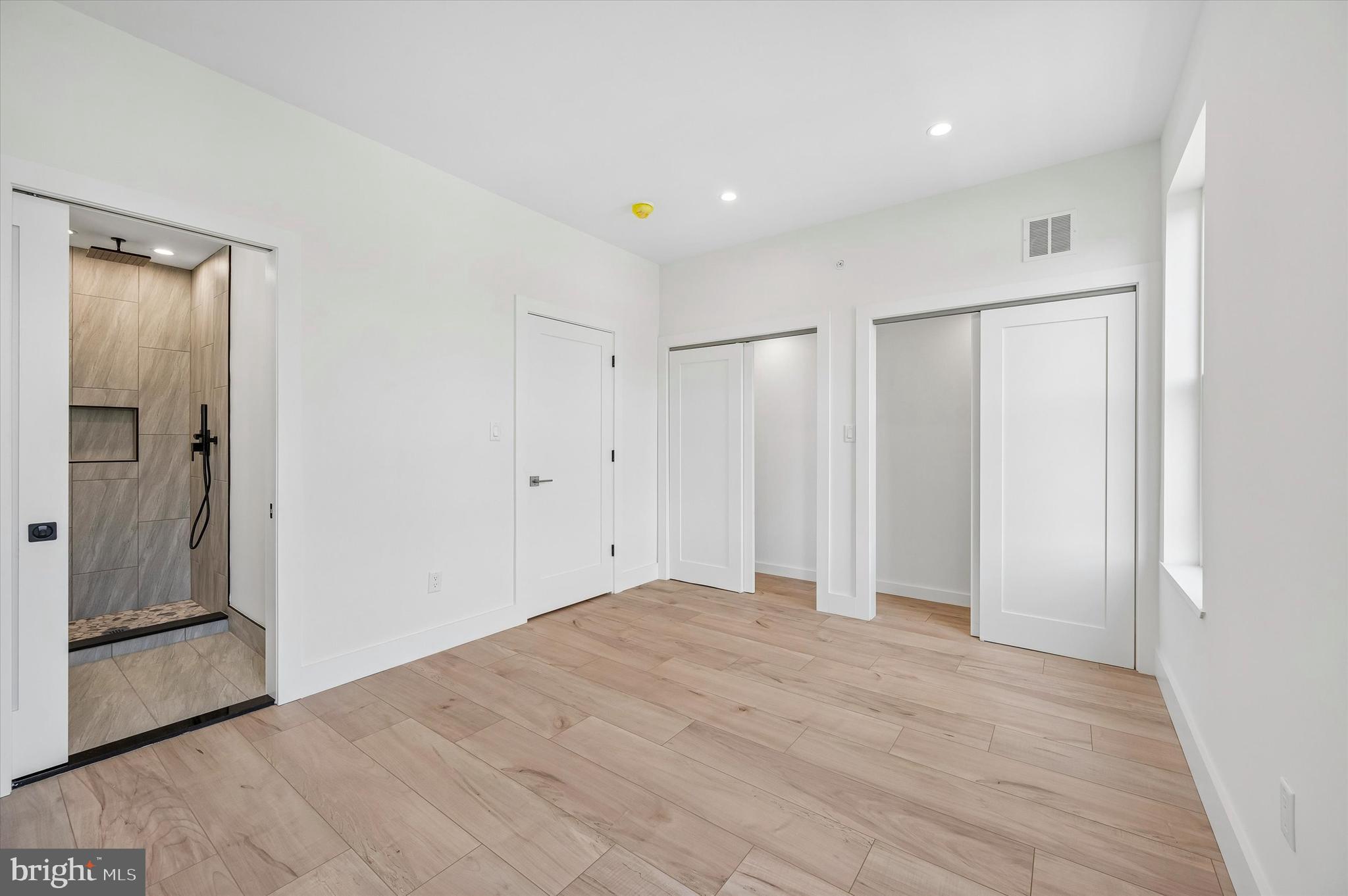 ROXBOROUGH - Residential