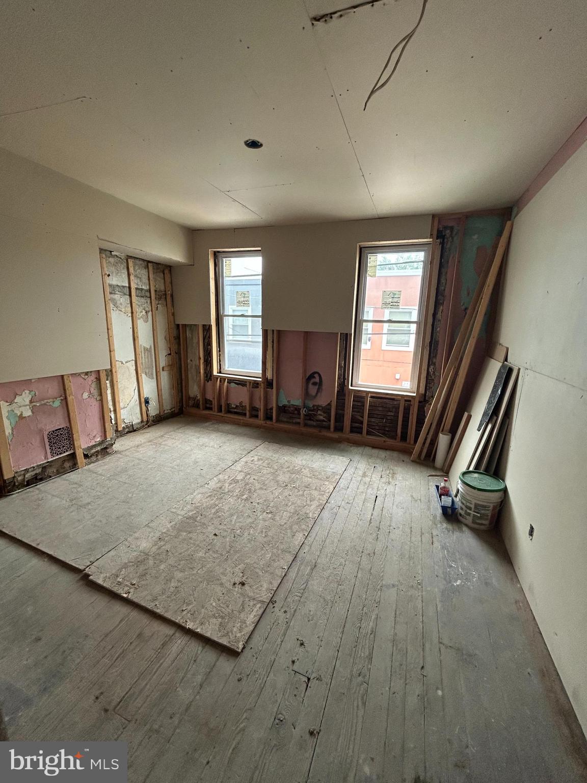 POINT BREEZE - Residential