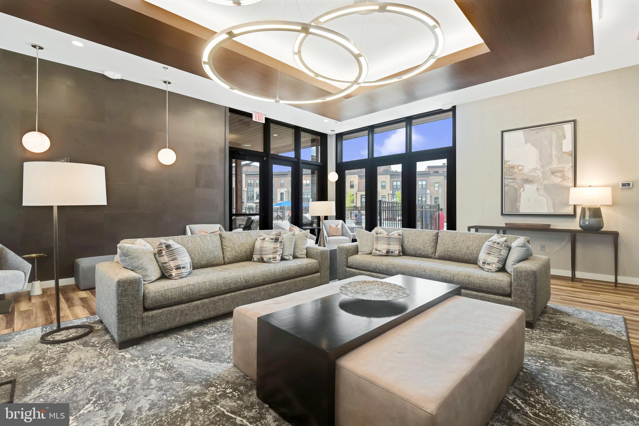 TOWER OAKS - Residential