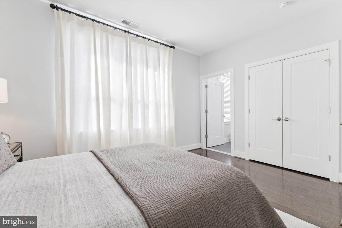 TOWER OAKS - Residential