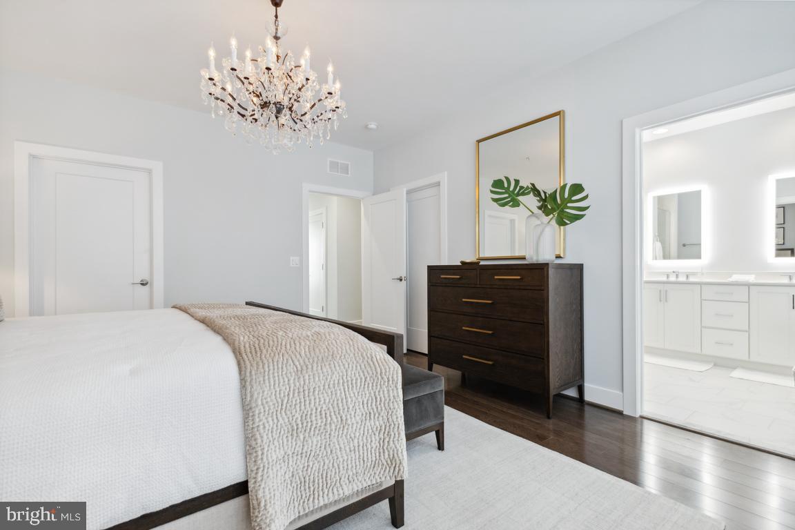 TOWER OAKS - Residential