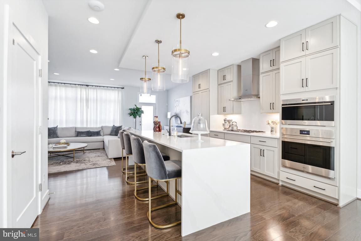 TOWER OAKS - Residential