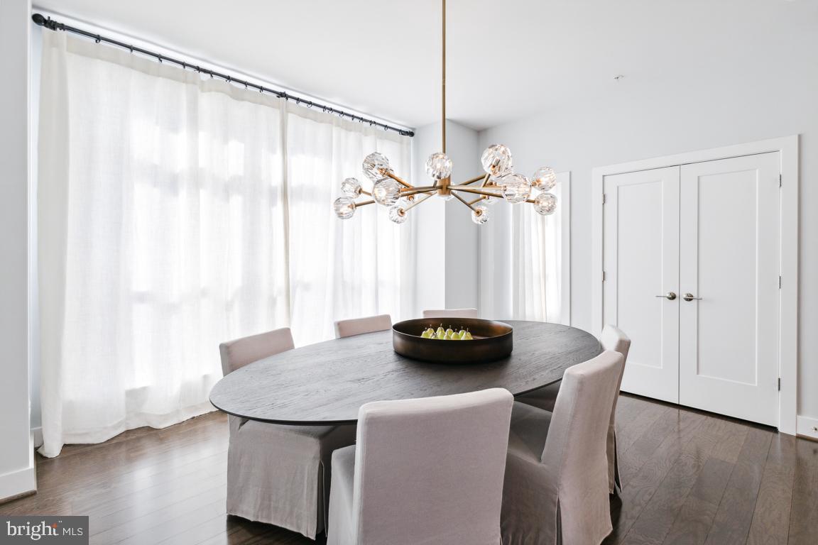 TOWER OAKS - Residential