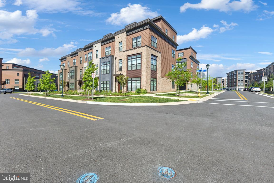 TOWER OAKS - Residential