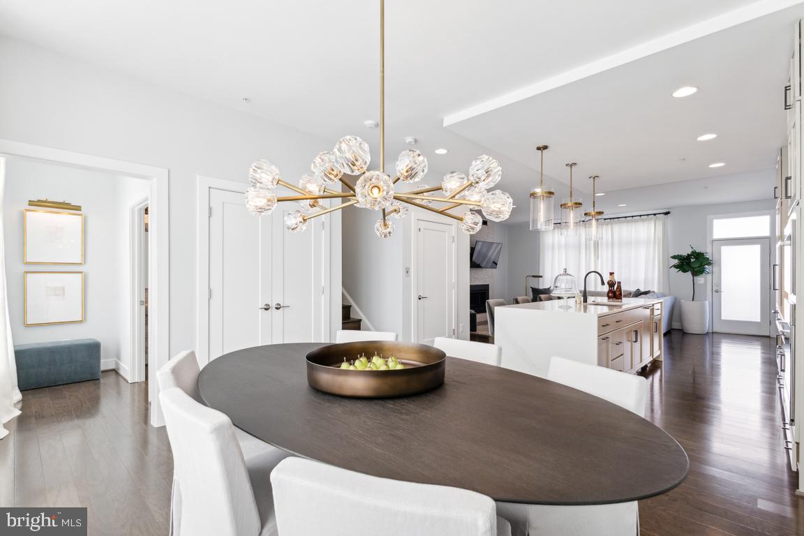 TOWER OAKS - Residential