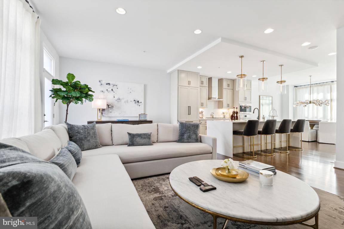 TOWER OAKS - Residential