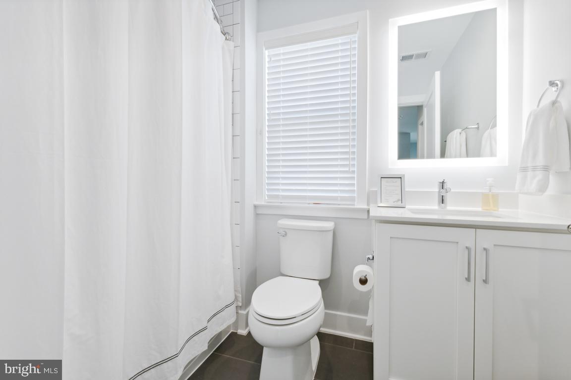 TOWER OAKS - Residential