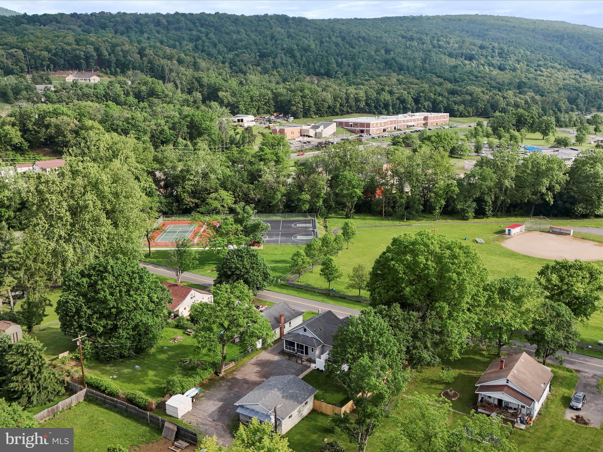CRESAPTOWN - Residential