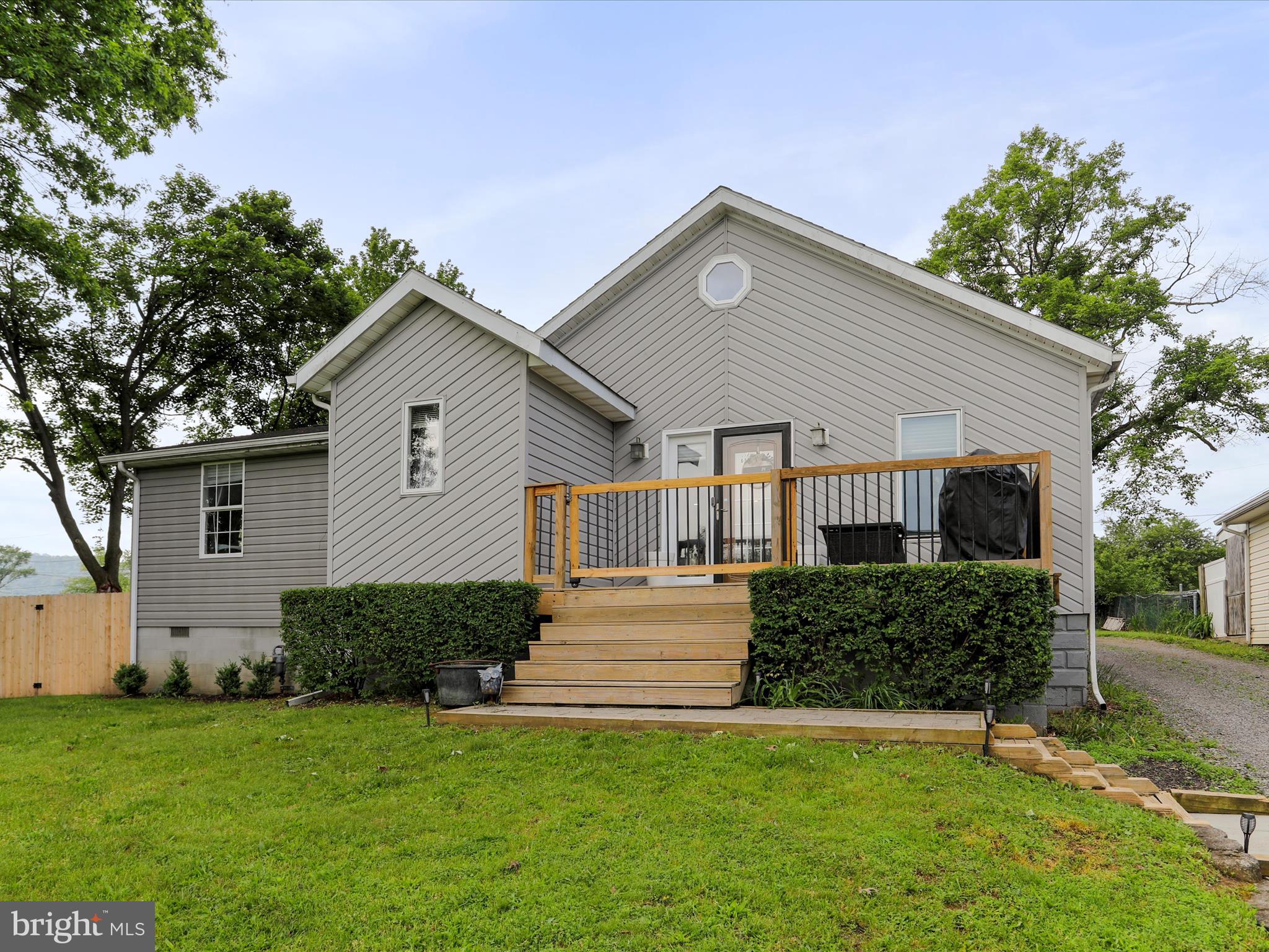 CRESAPTOWN - Residential