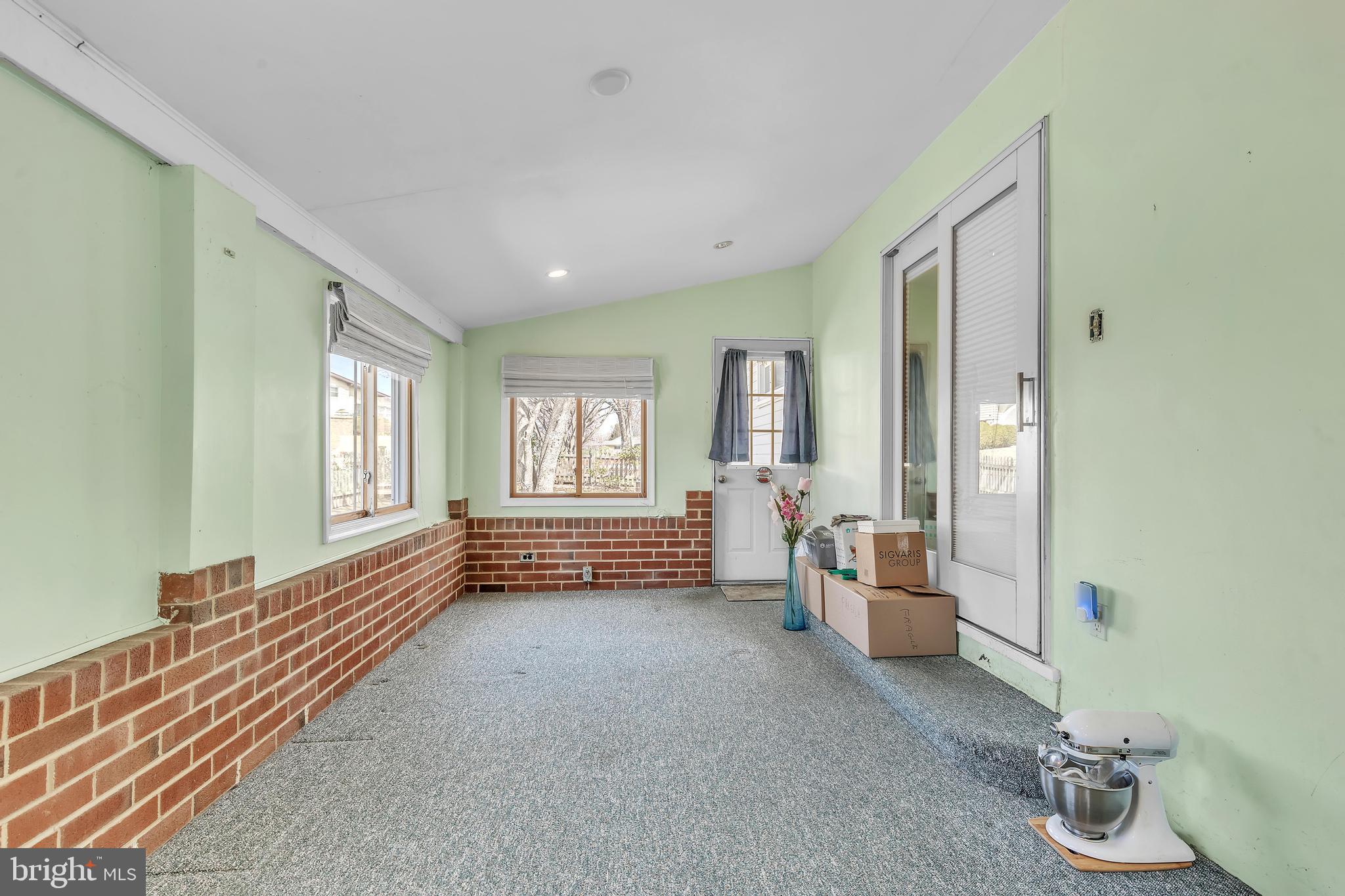 LAWRENCE PARK - Residential