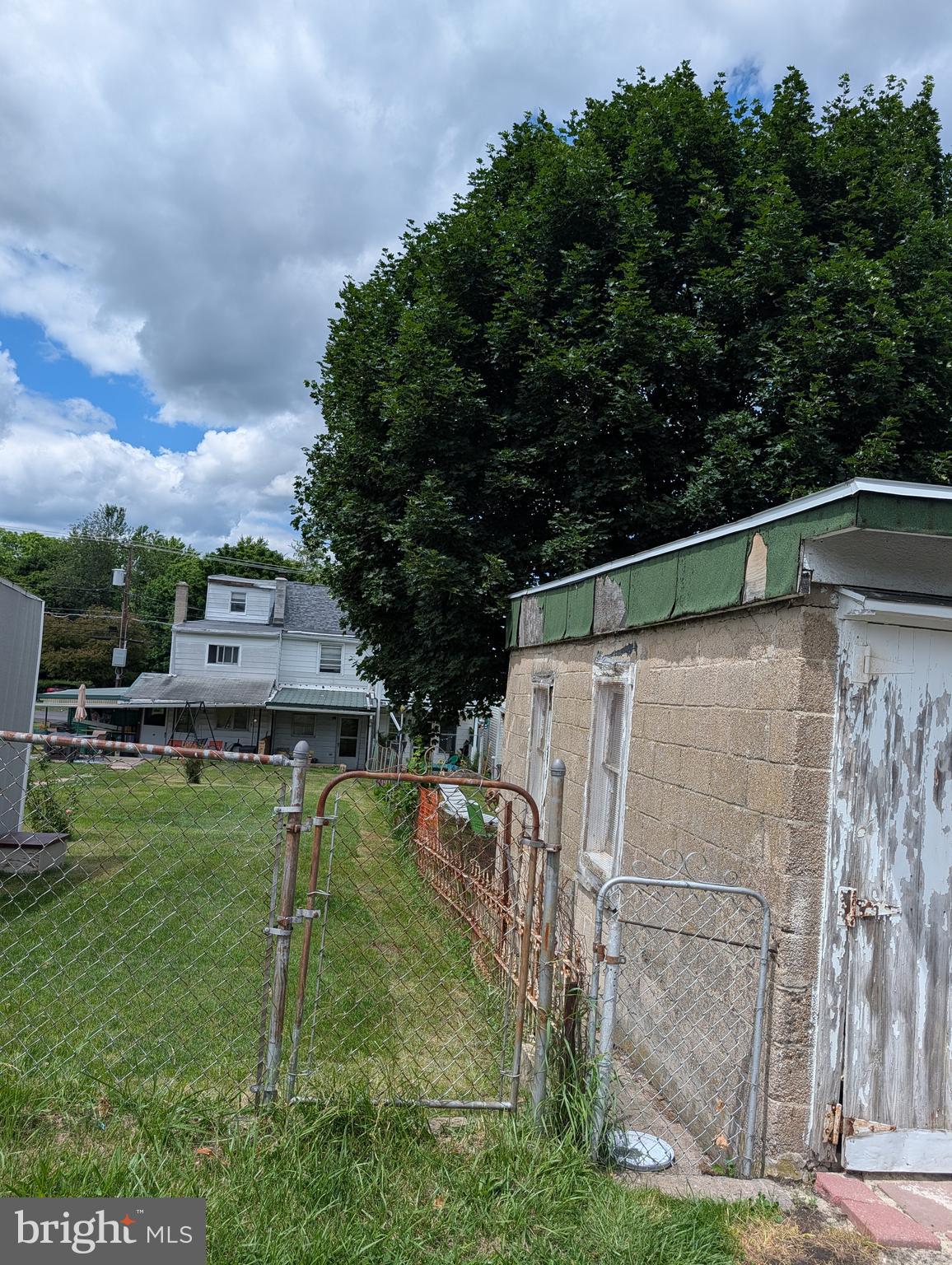 MOUNT CARMEL AREA - Residential