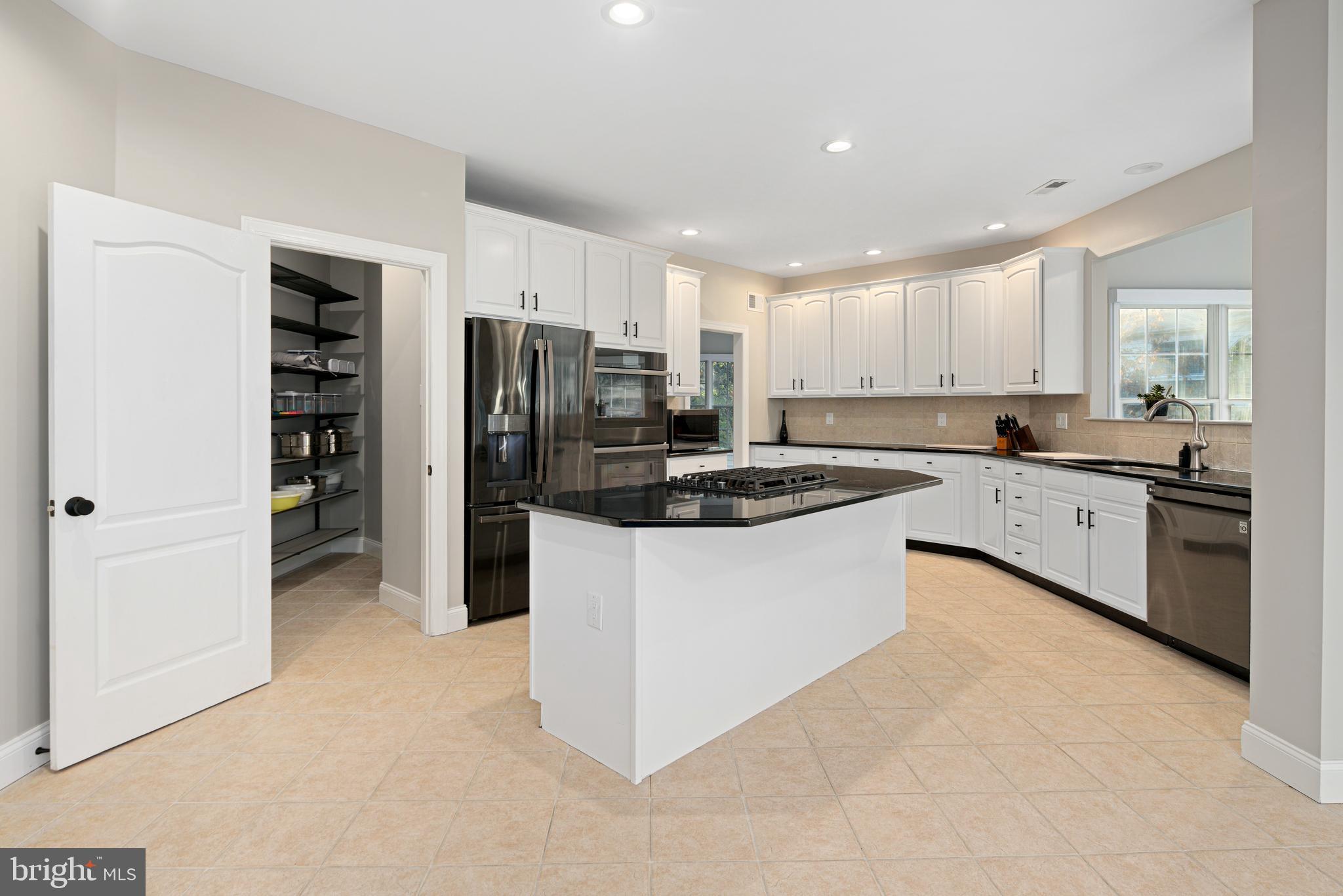 RIVERCREST - Residential