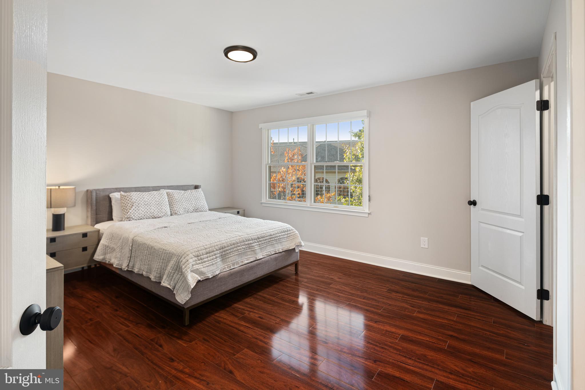 RIVERCREST - Residential