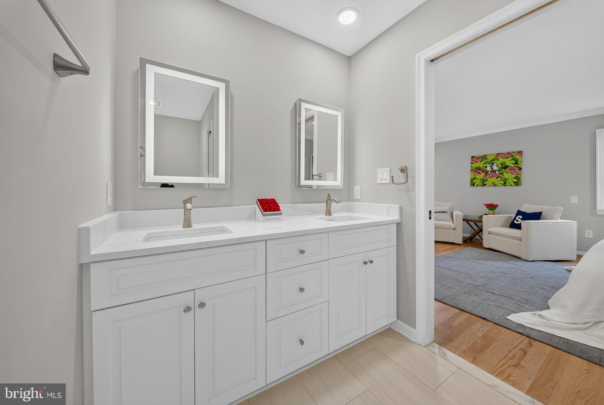 INGLESIDE - Residential