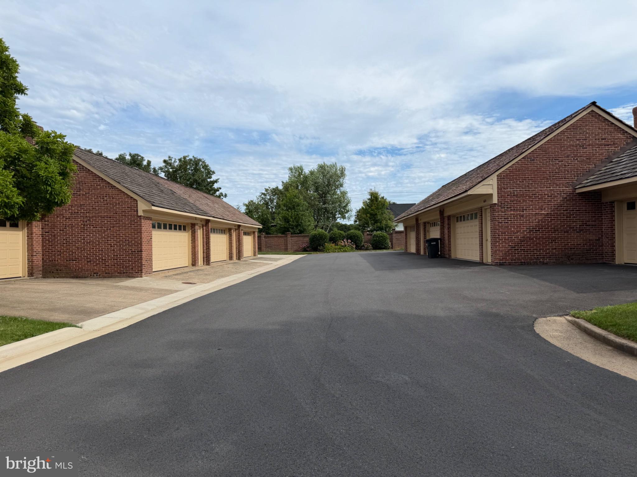 INGLESIDE - Residential