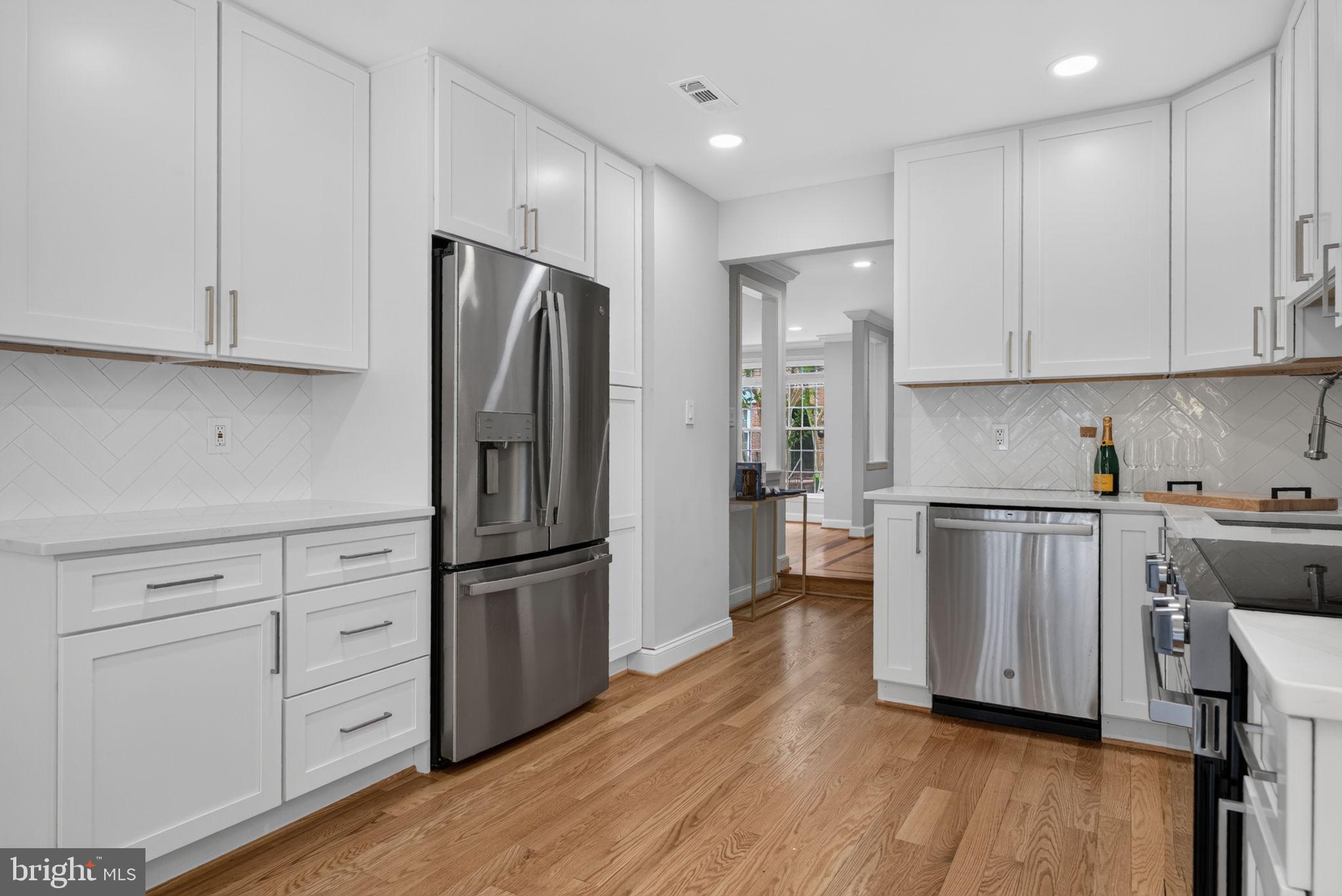 INGLESIDE - Residential