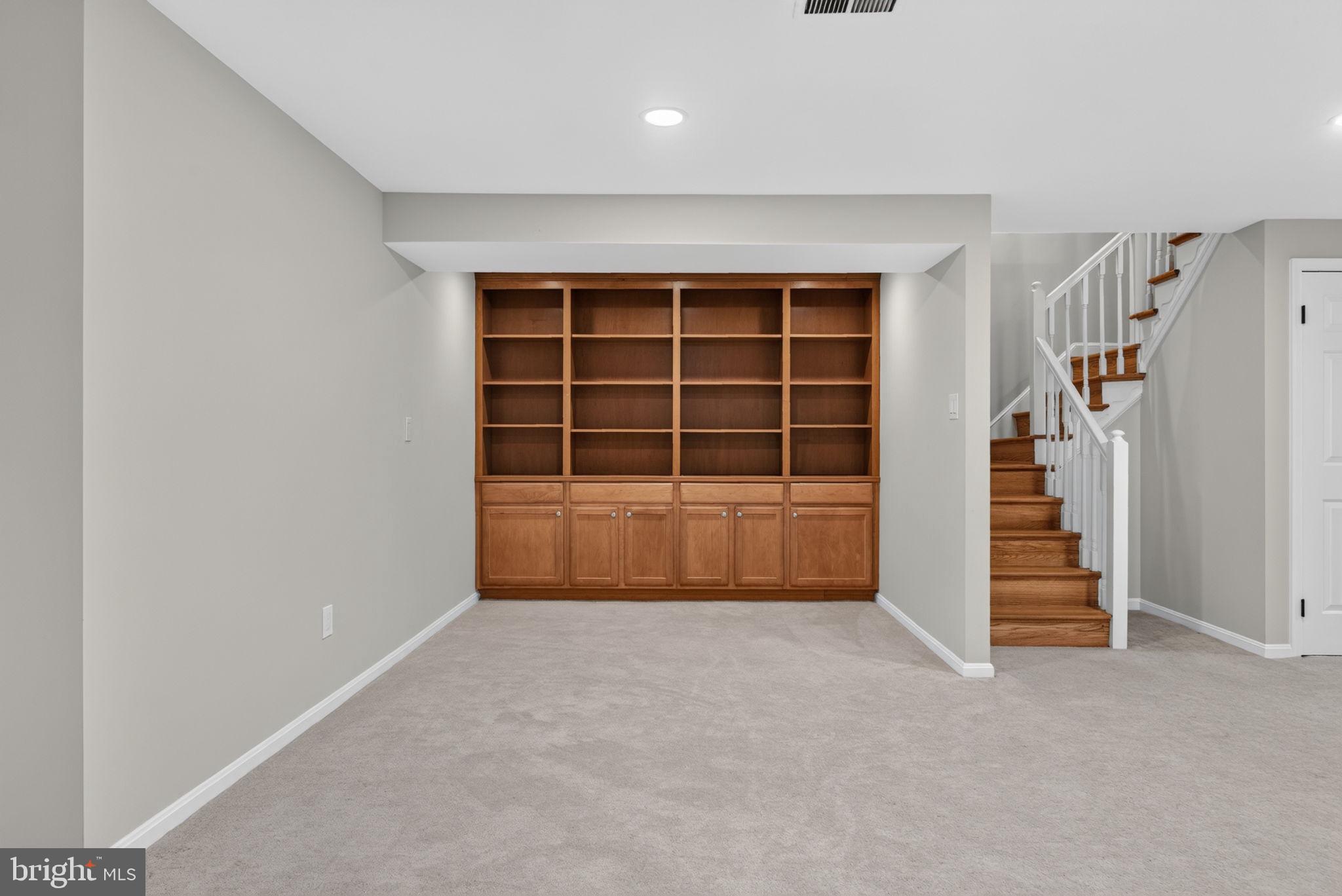 INGLESIDE - Residential