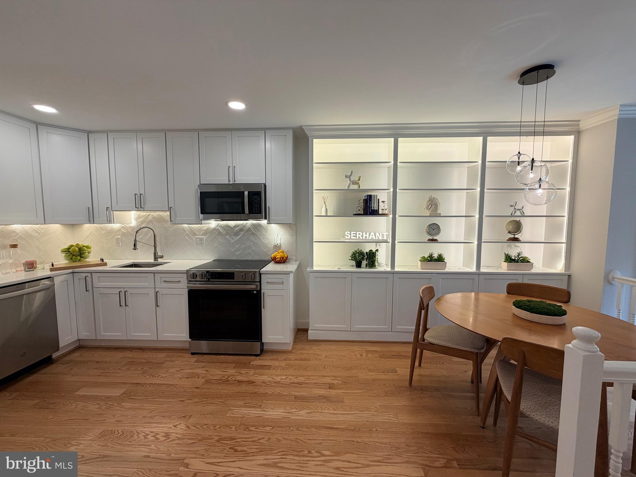 INGLESIDE - Residential