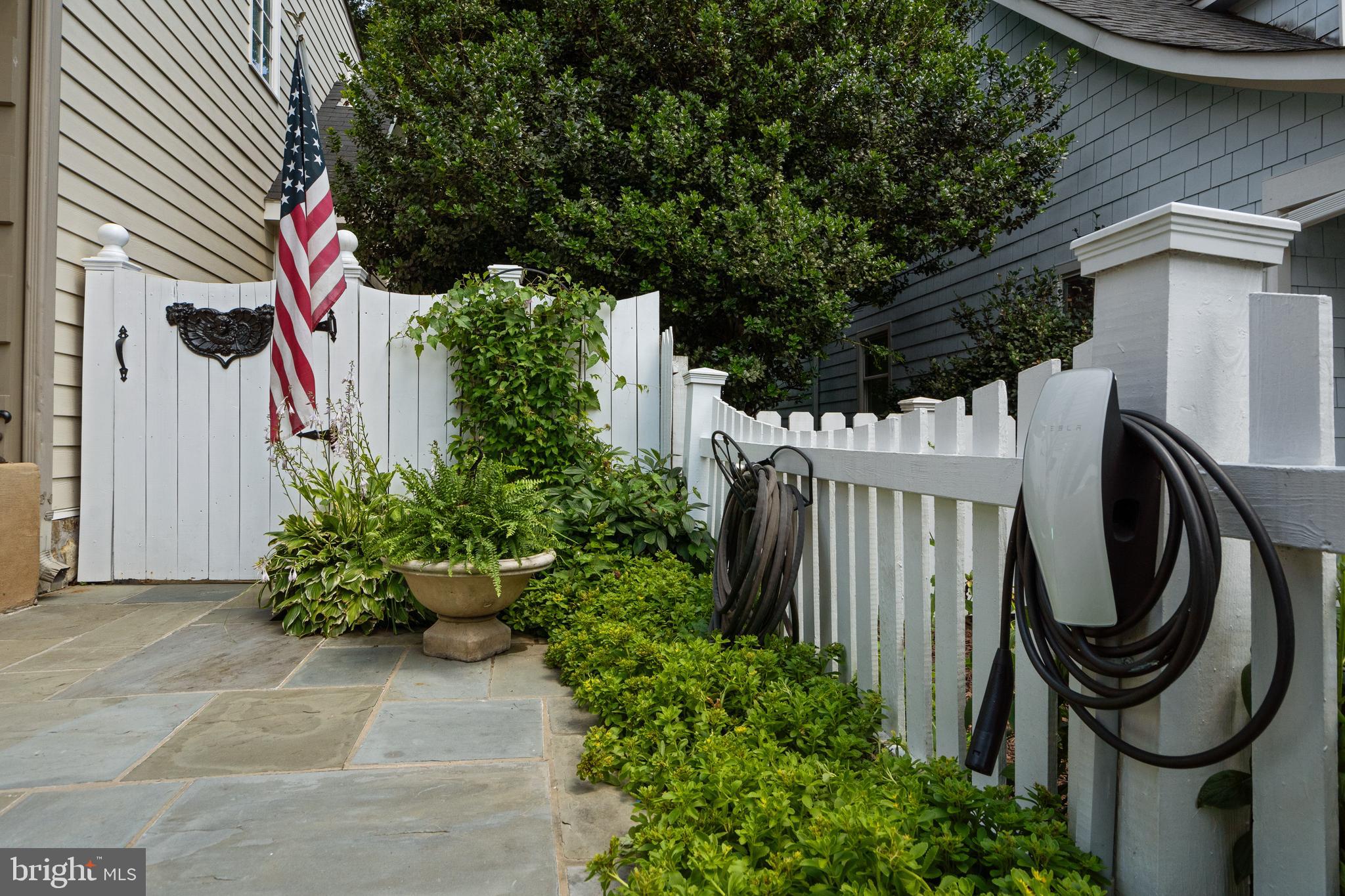 BUCKNELL MANOR - Residential