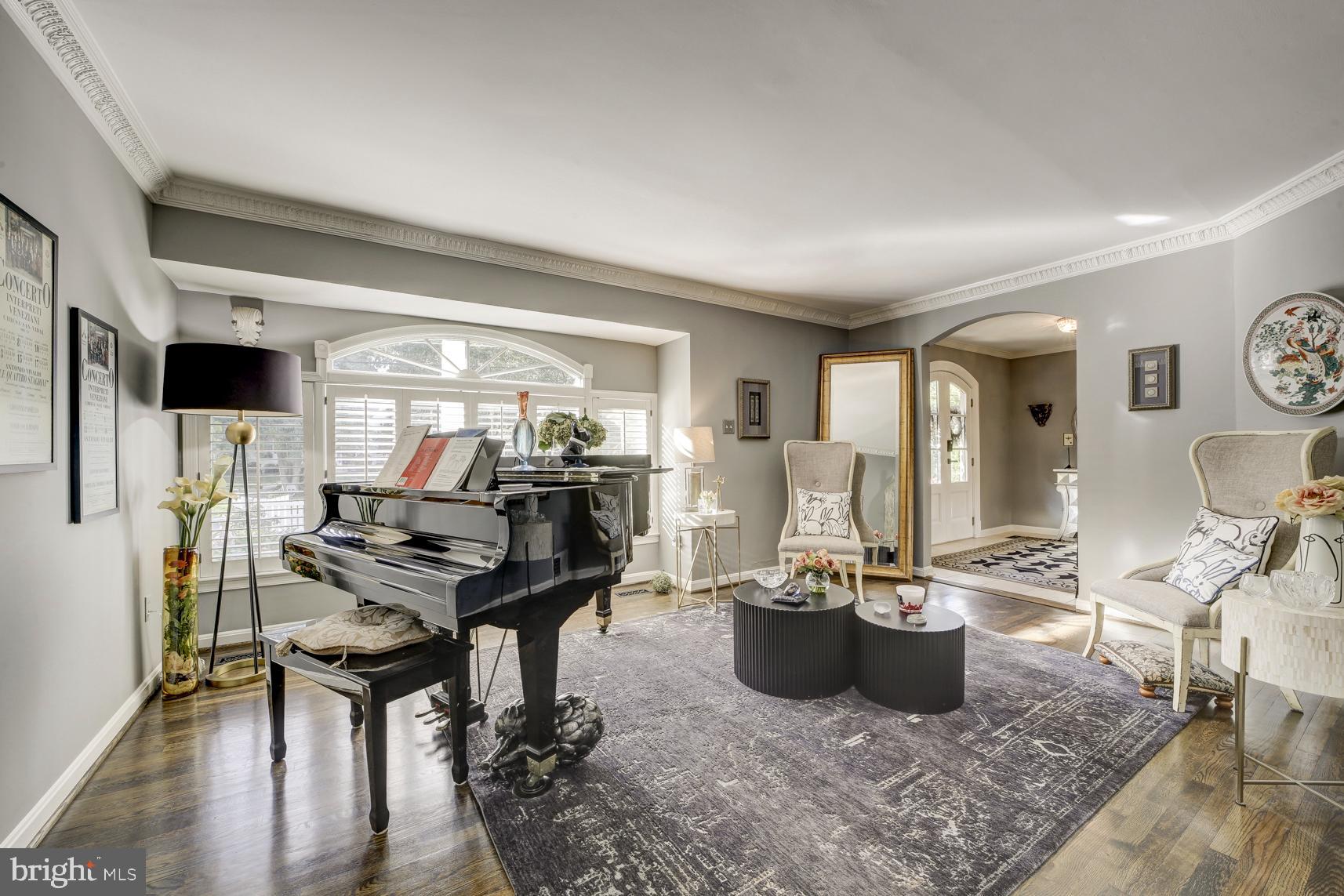 BUCKNELL MANOR - Residential