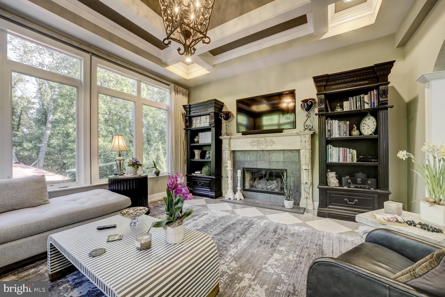 BUCKNELL MANOR - Residential