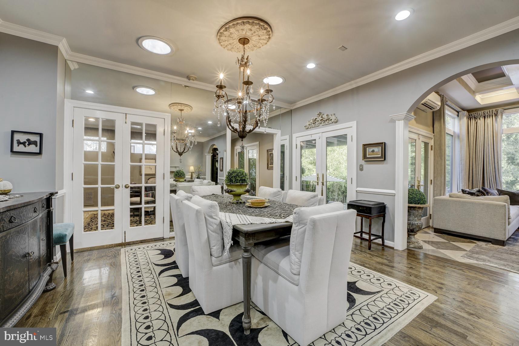 BUCKNELL MANOR - Residential