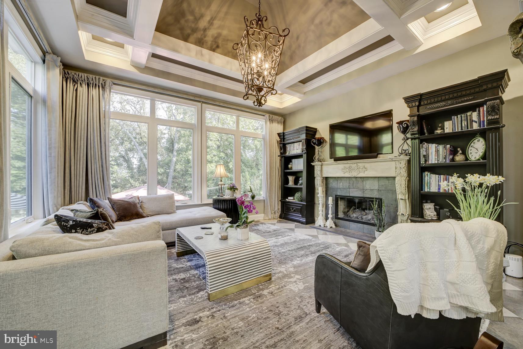 BUCKNELL MANOR - Residential