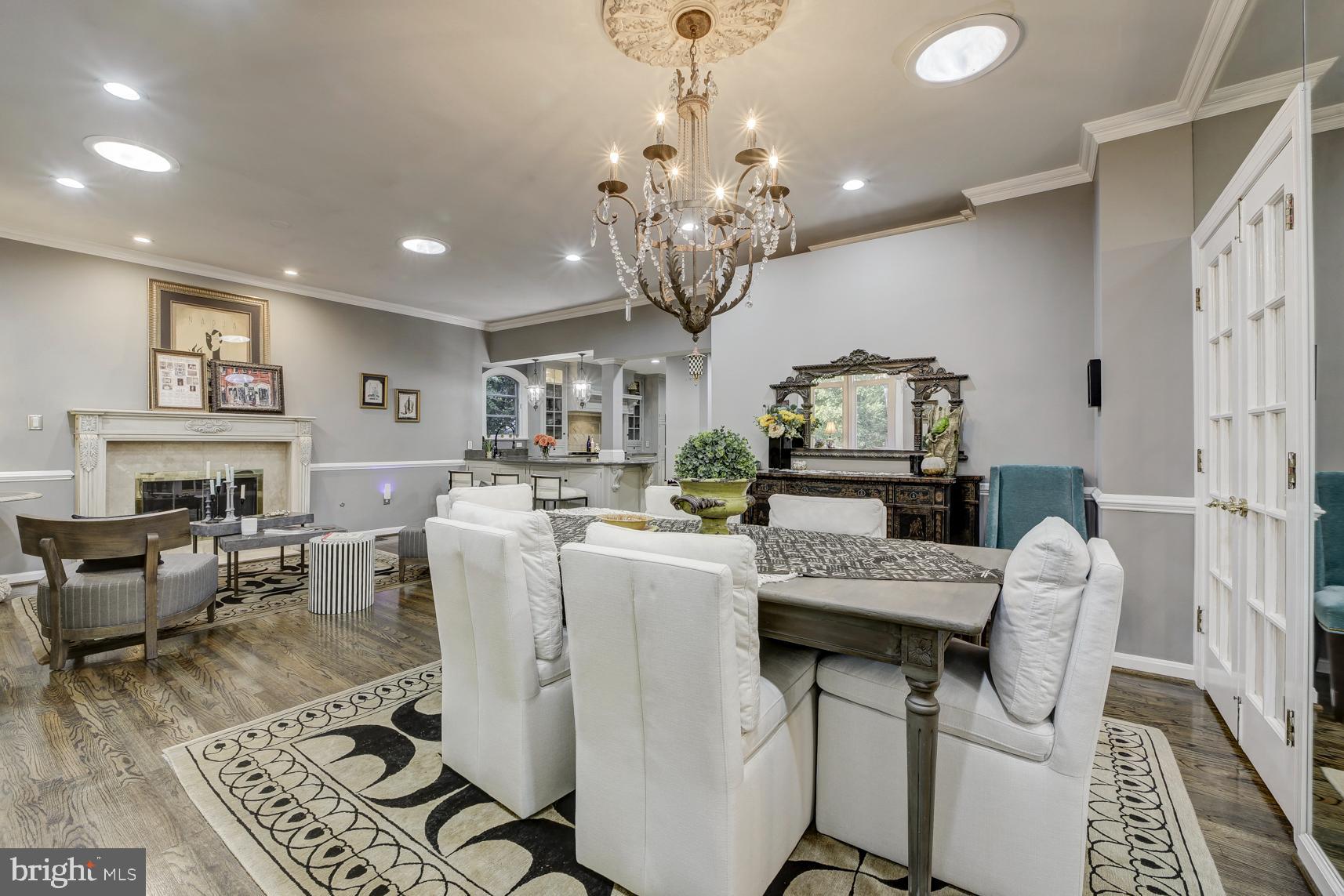 BUCKNELL MANOR - Residential