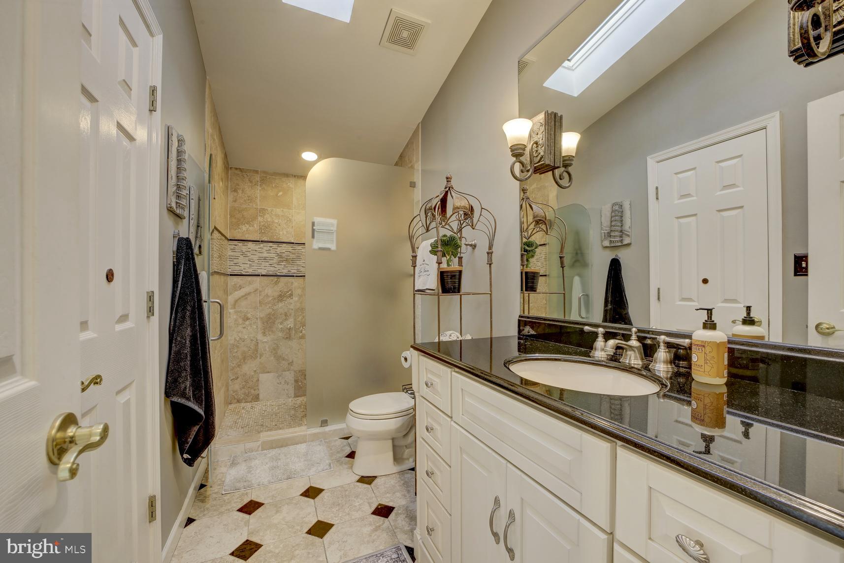 BUCKNELL MANOR - Residential