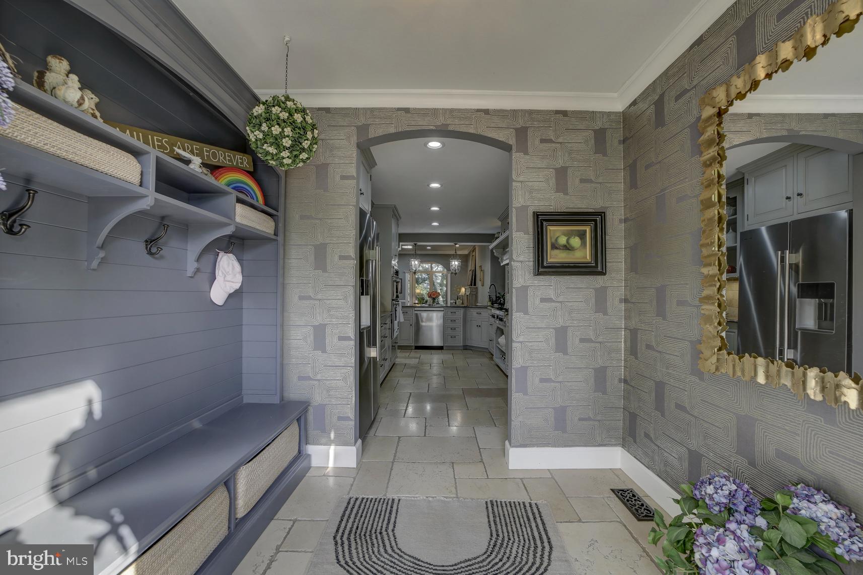 BUCKNELL MANOR - Residential