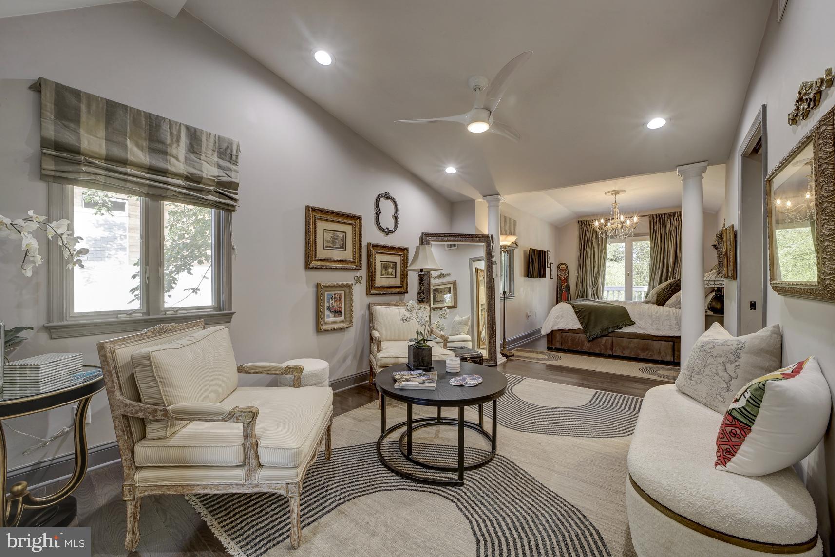 BUCKNELL MANOR - Residential